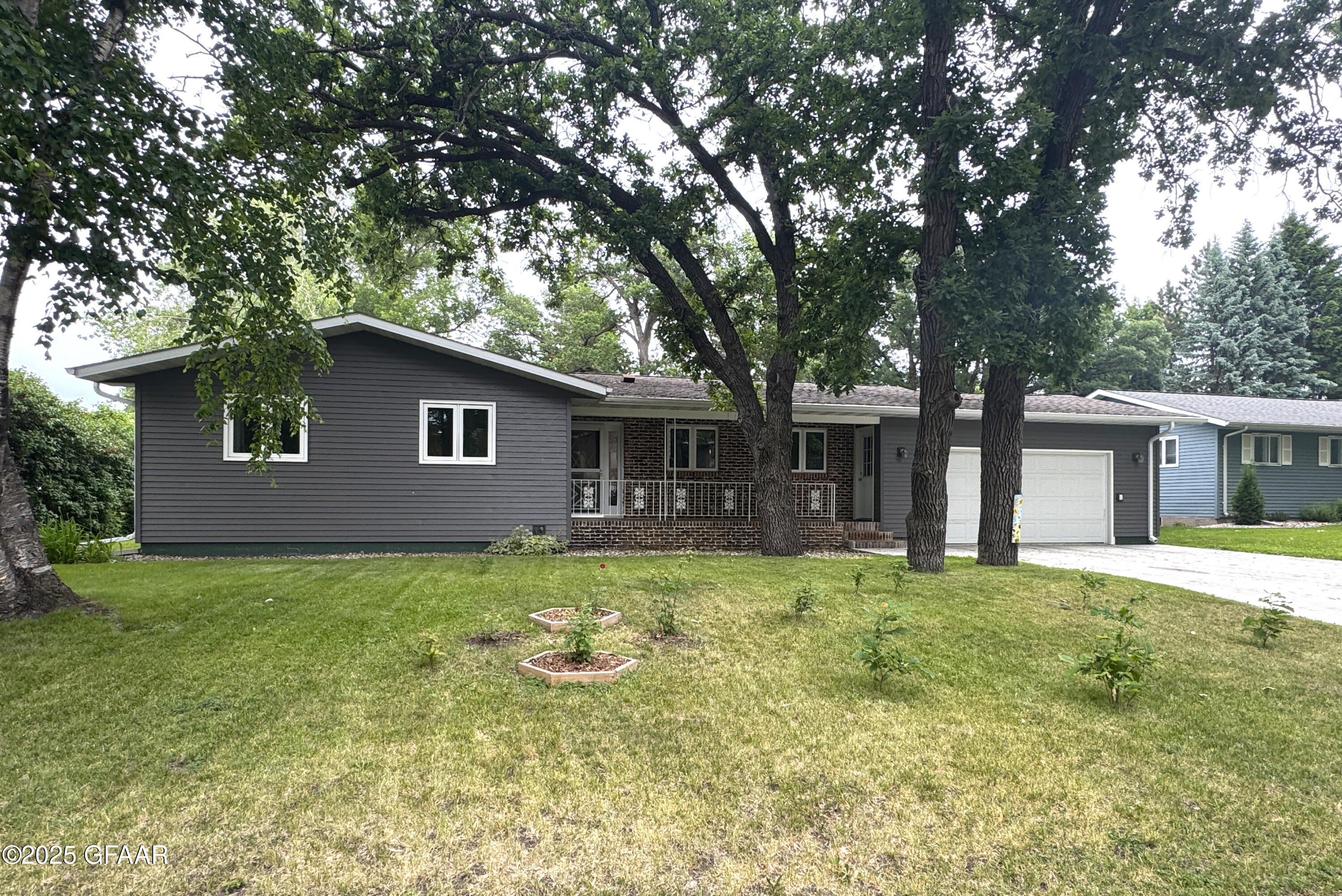 property viewer photo 1