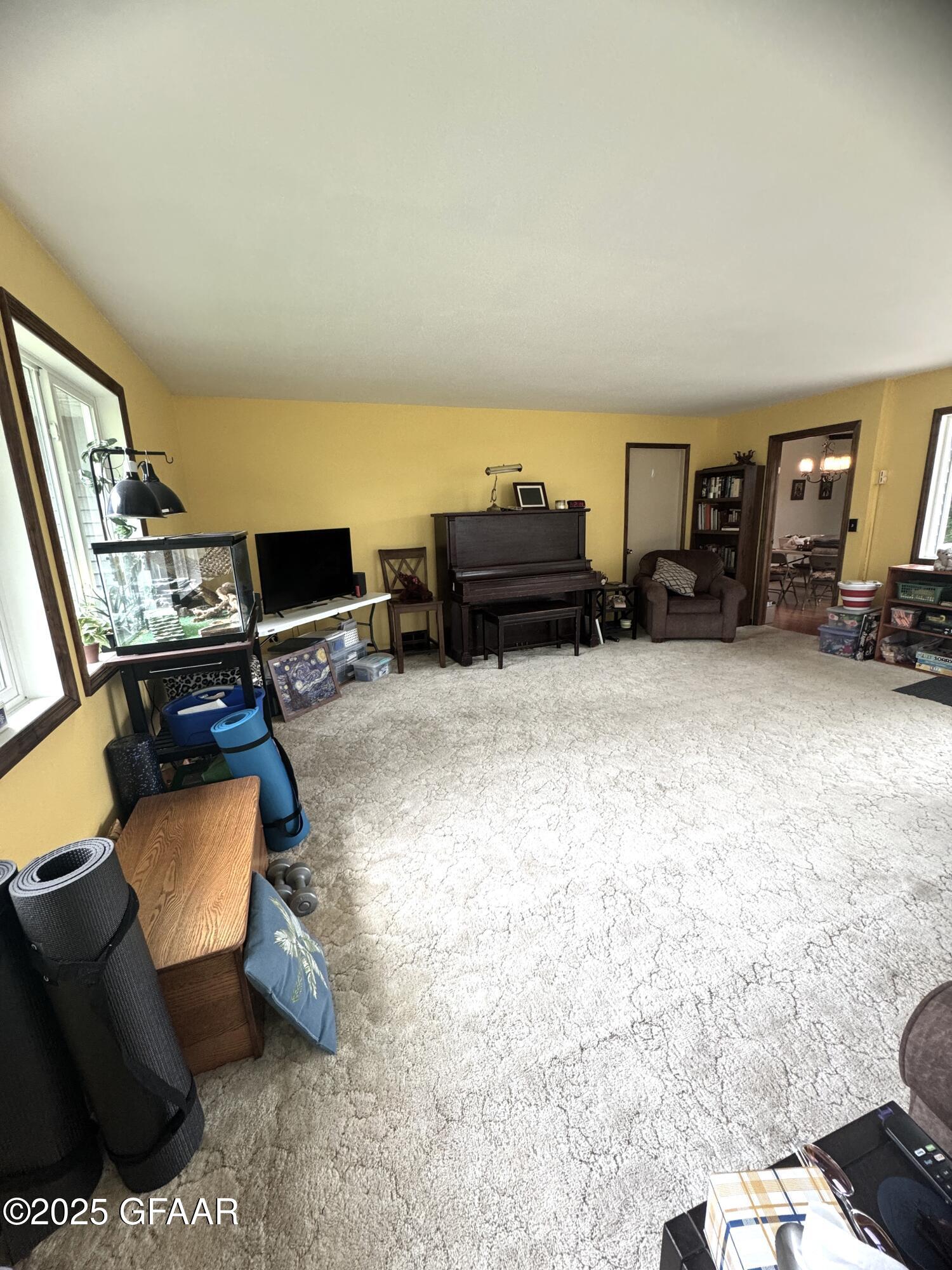 property viewer photo 18