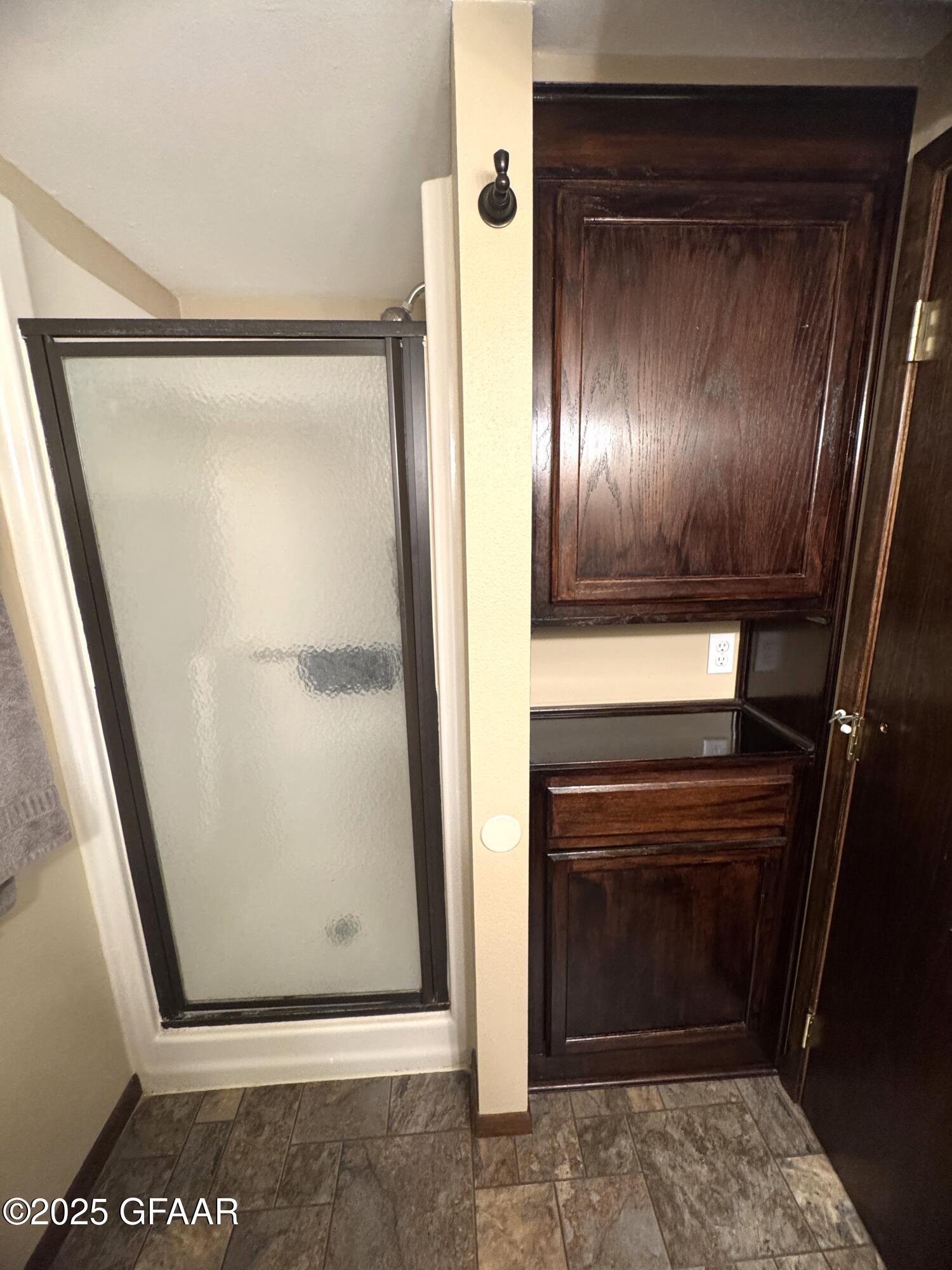 property viewer photo 47