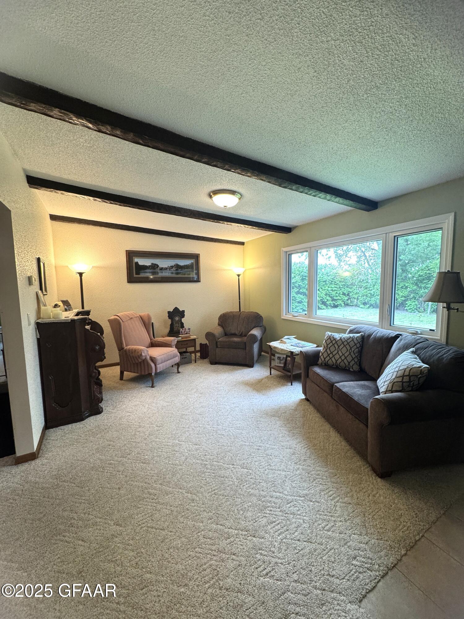 property viewer photo 6