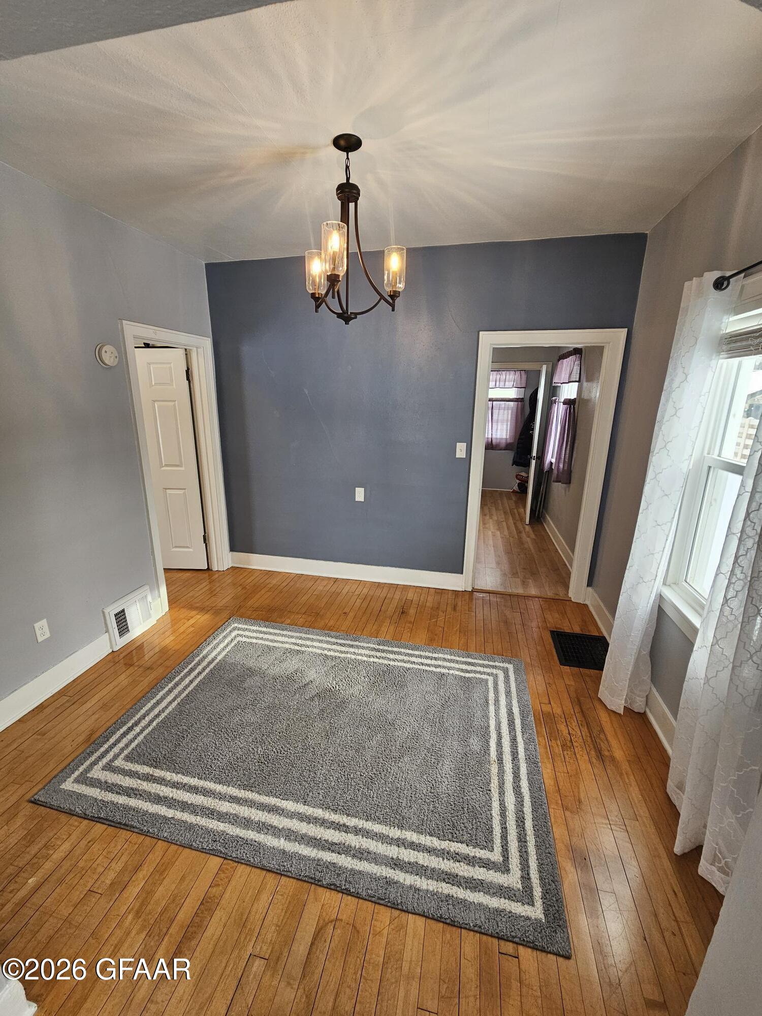 property viewer photo 1