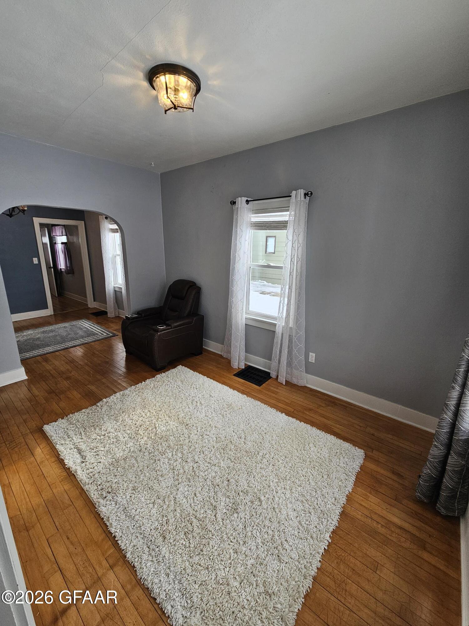 property viewer photo 2