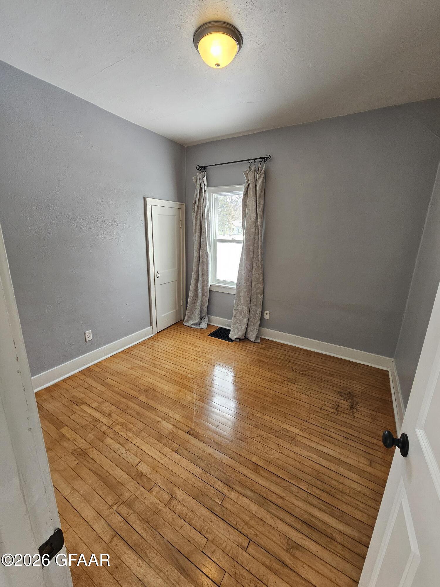 property viewer photo 6