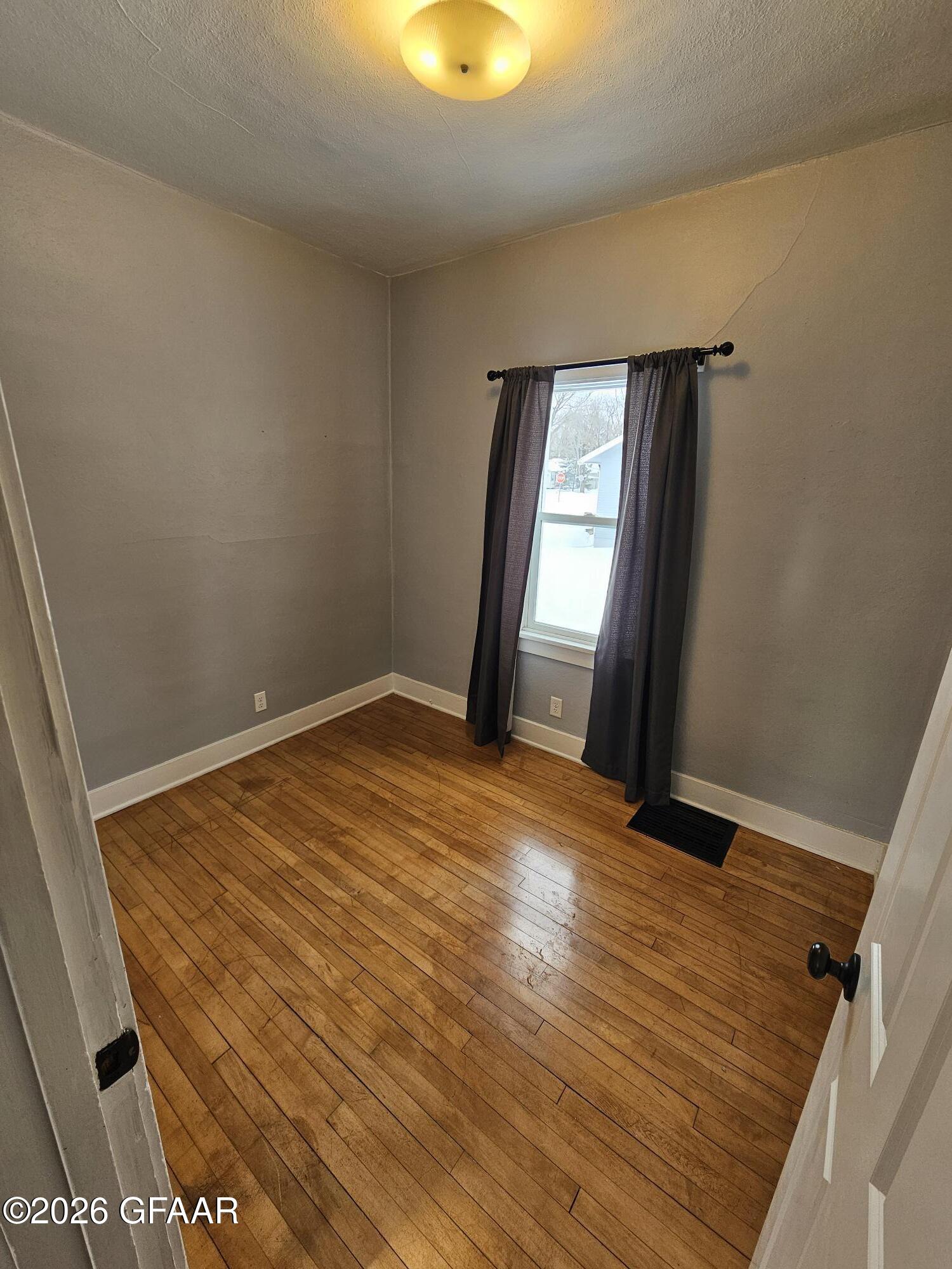 property viewer photo 7