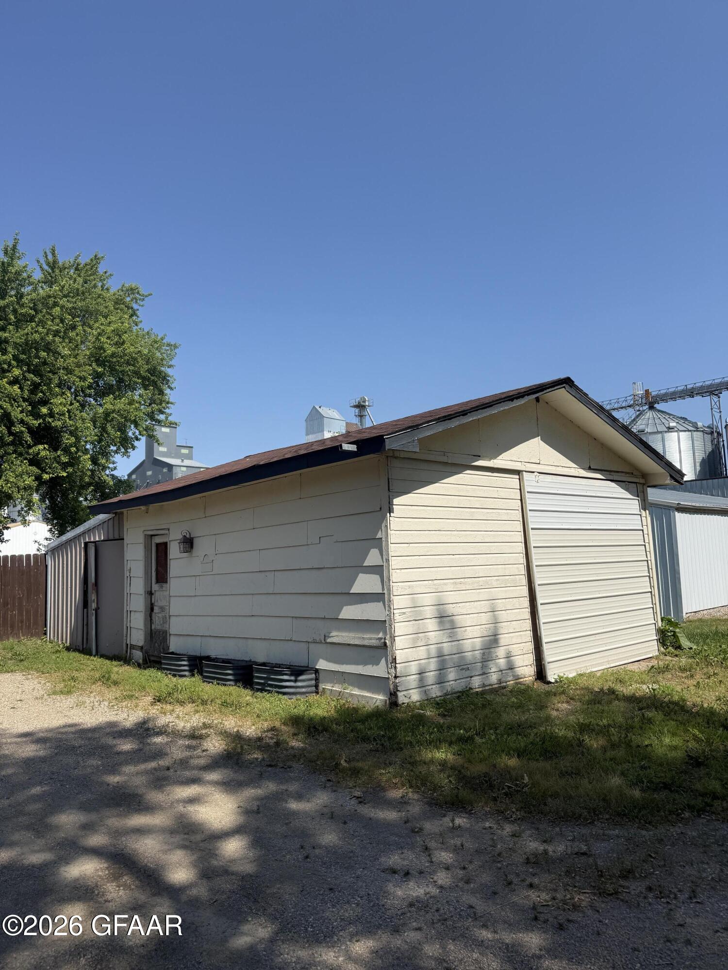main property photo 53