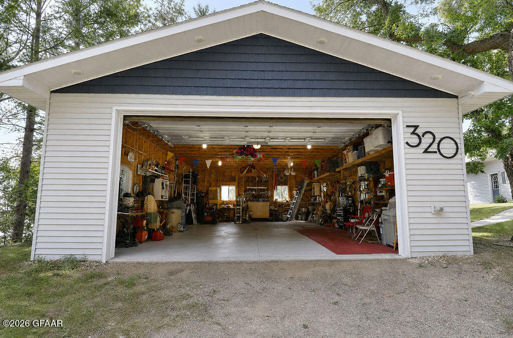 main property photo 75