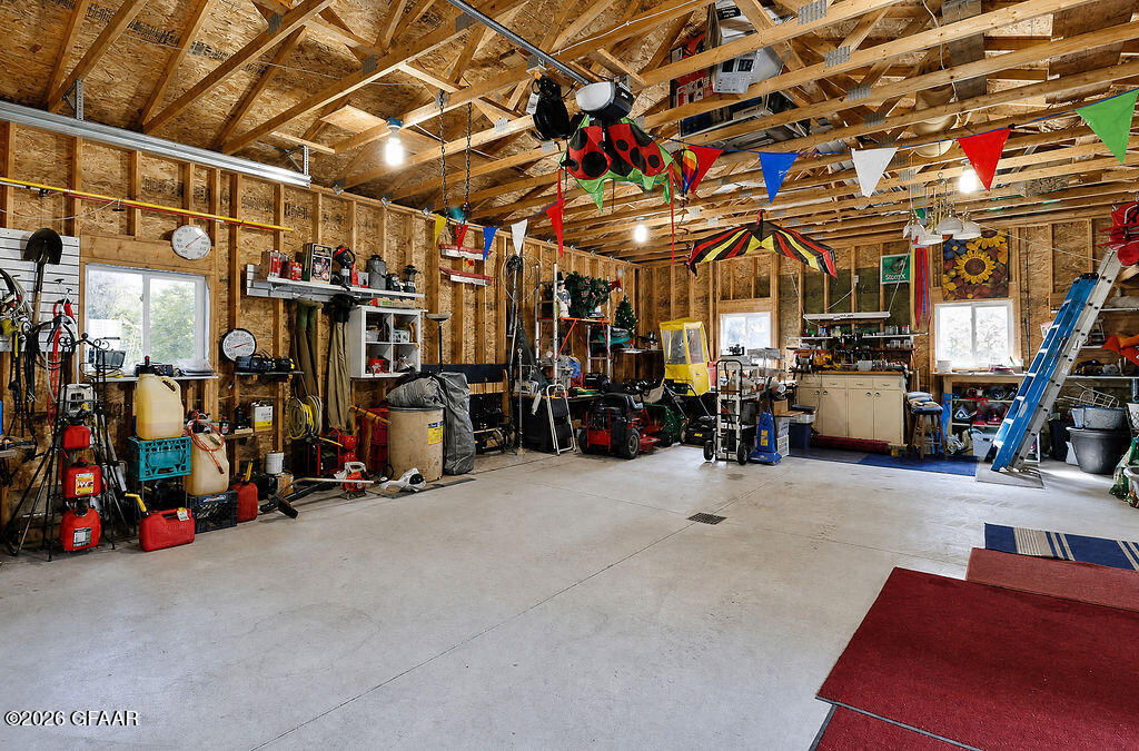 main property photo 77