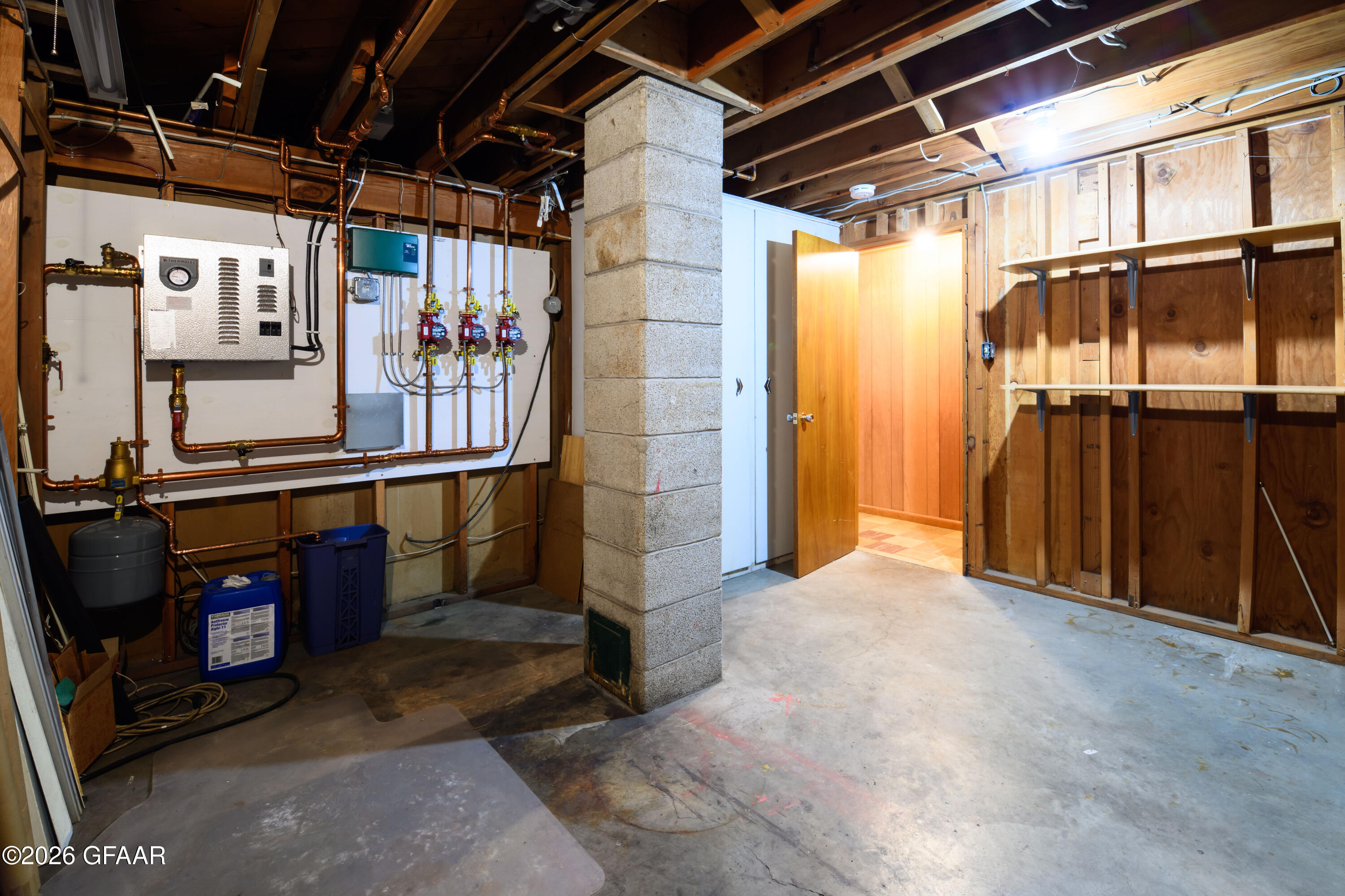 main property photo 41