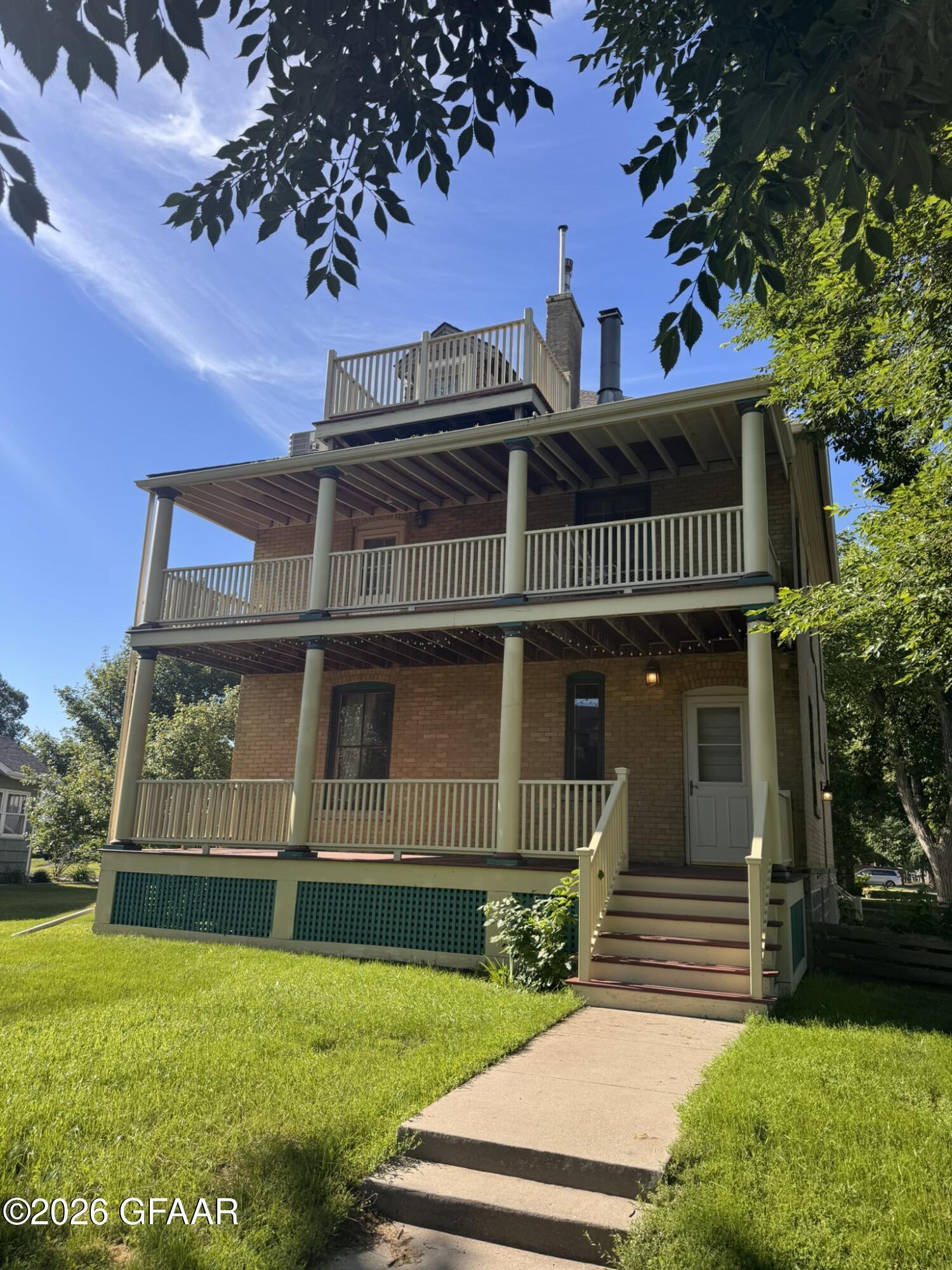 main property photo 2
