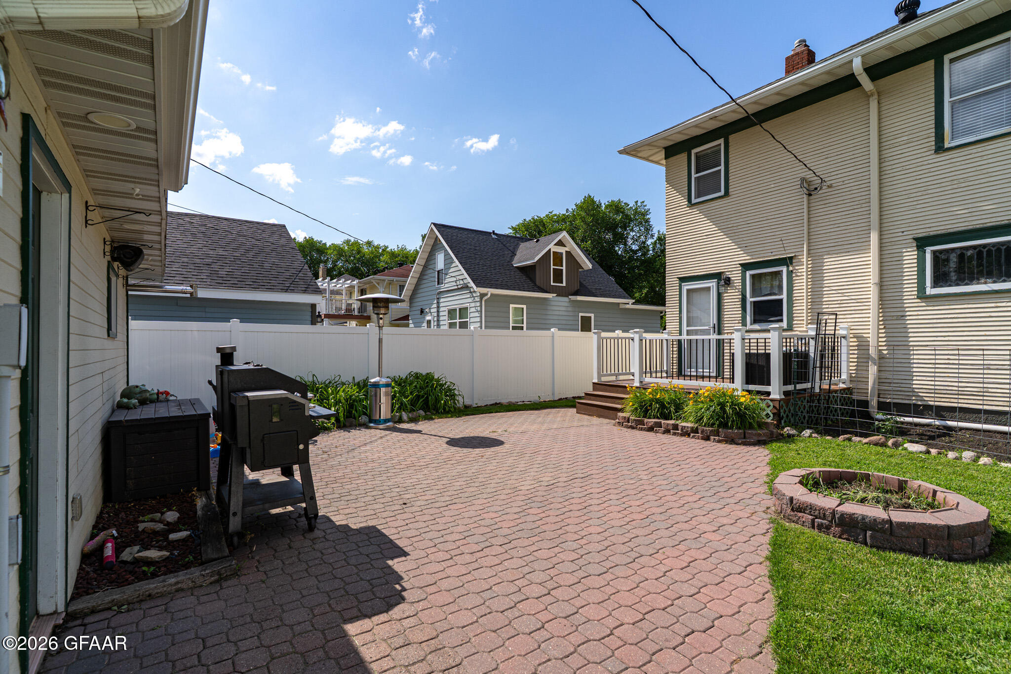 main property photo 23