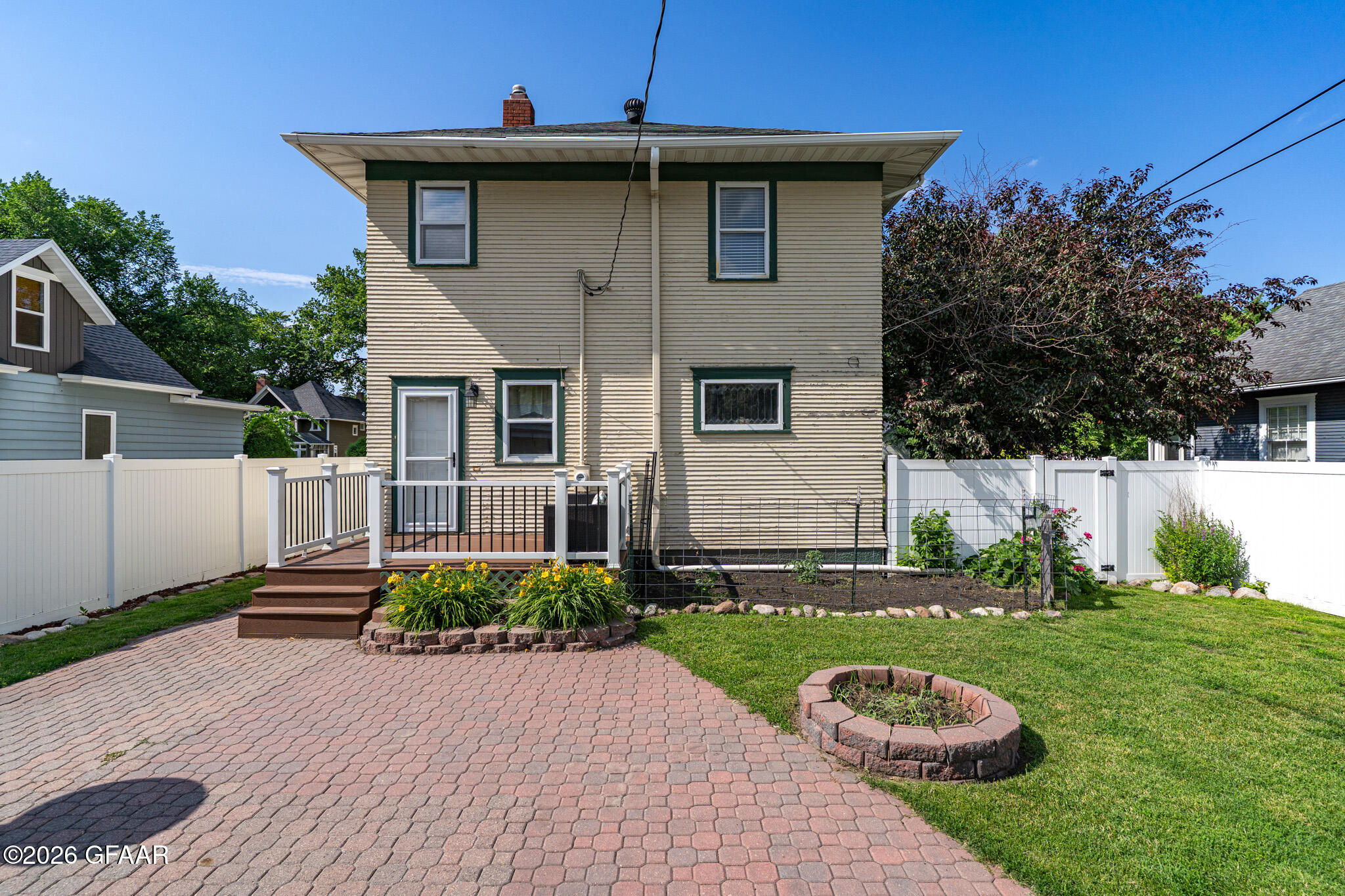 main property photo 25