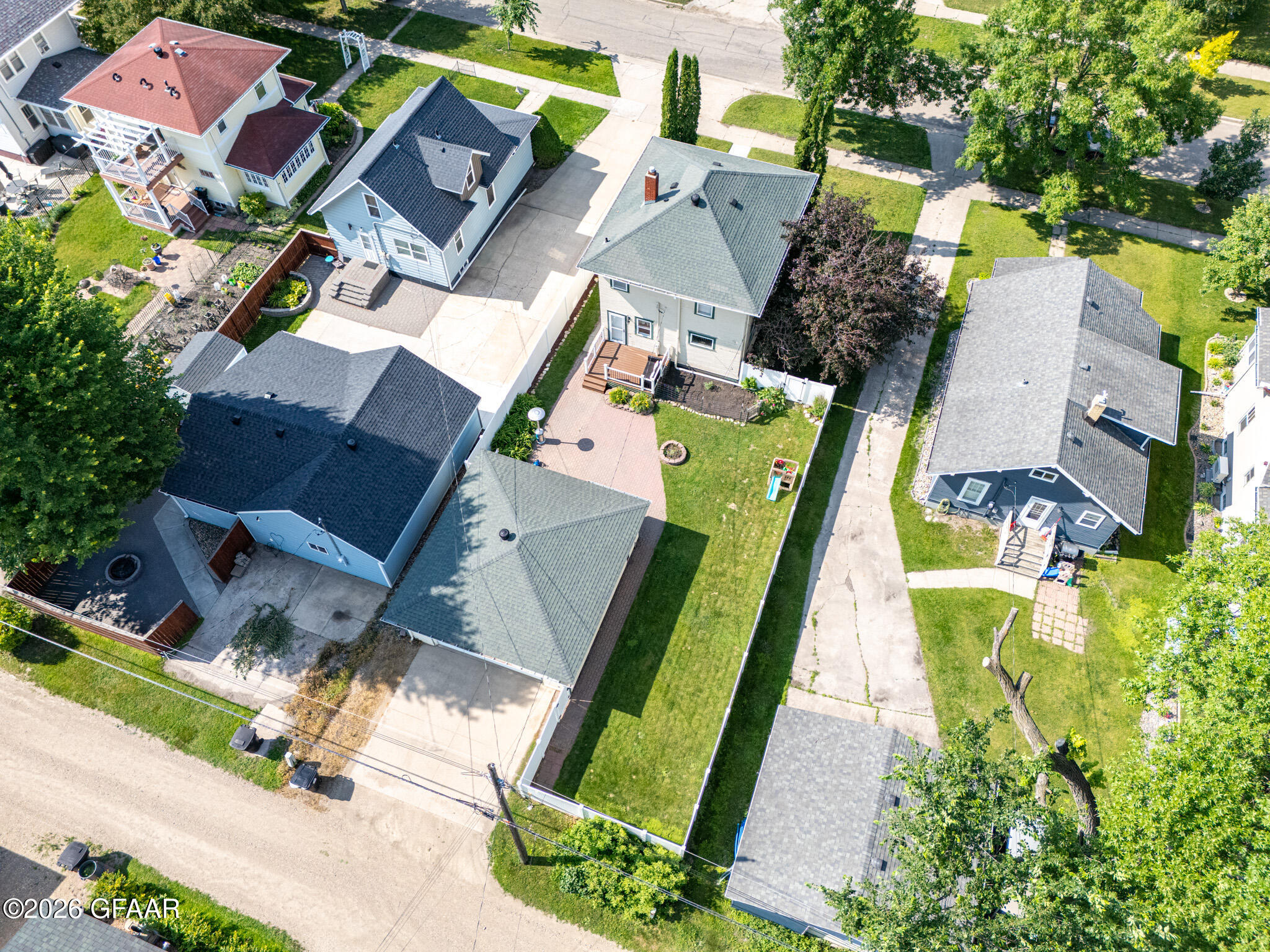 main property photo 28