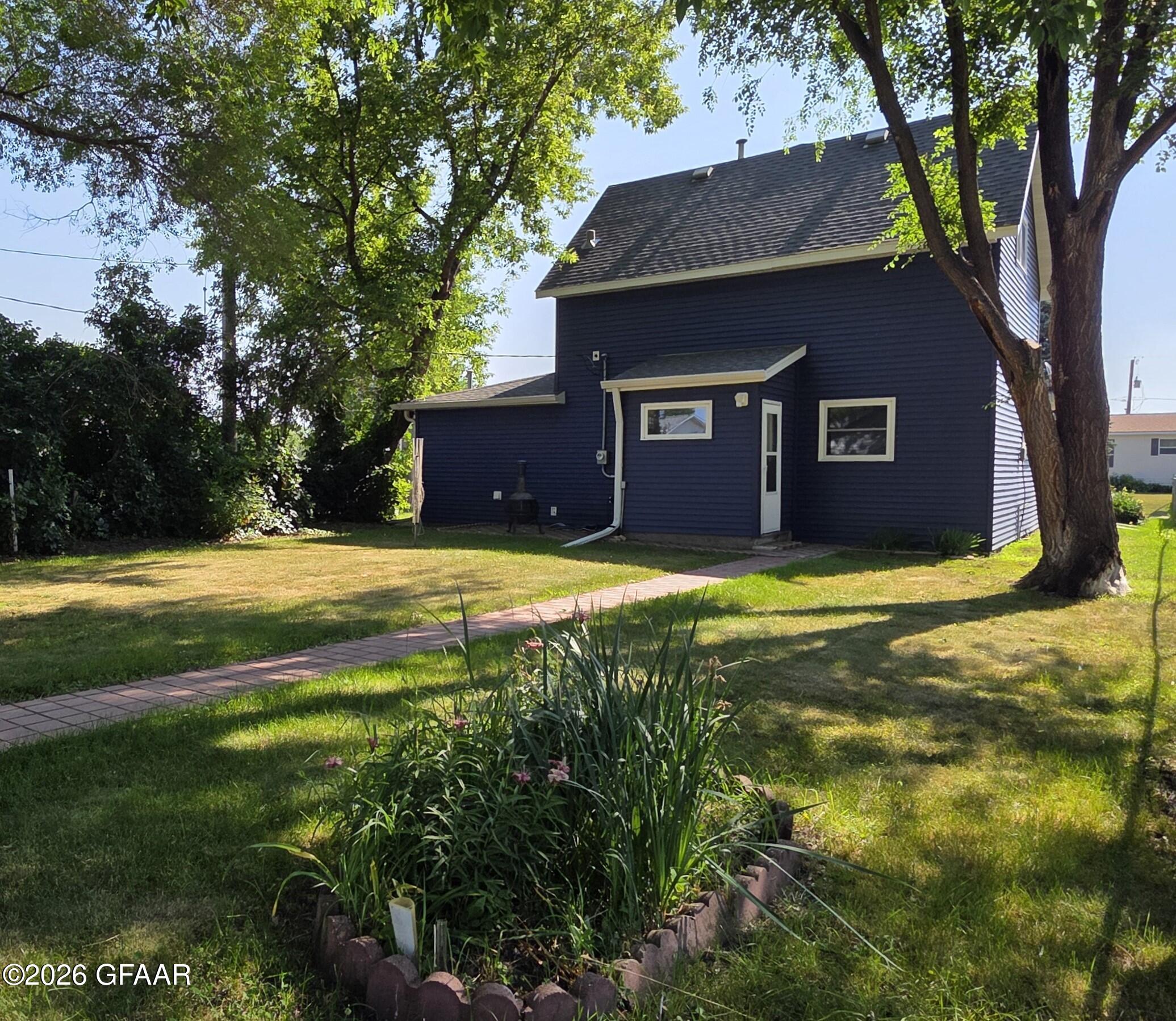 main property photo 40