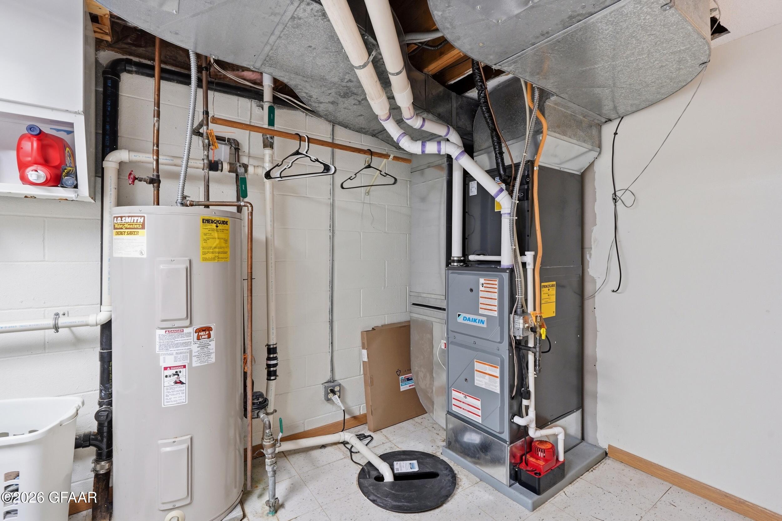main property photo 28