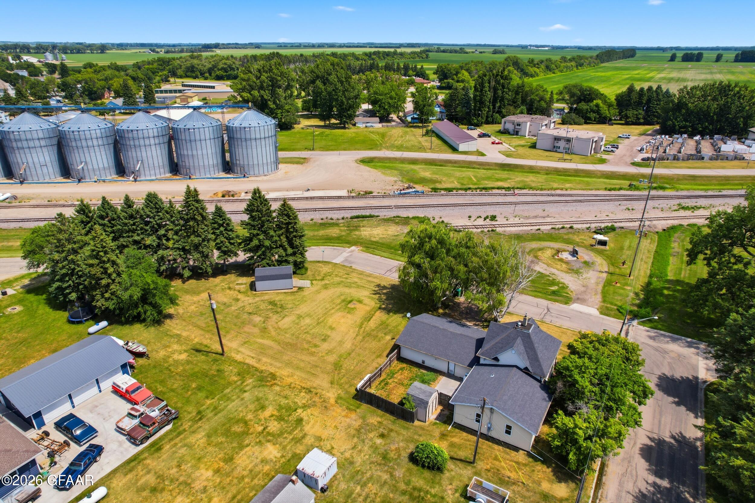 main property photo 32
