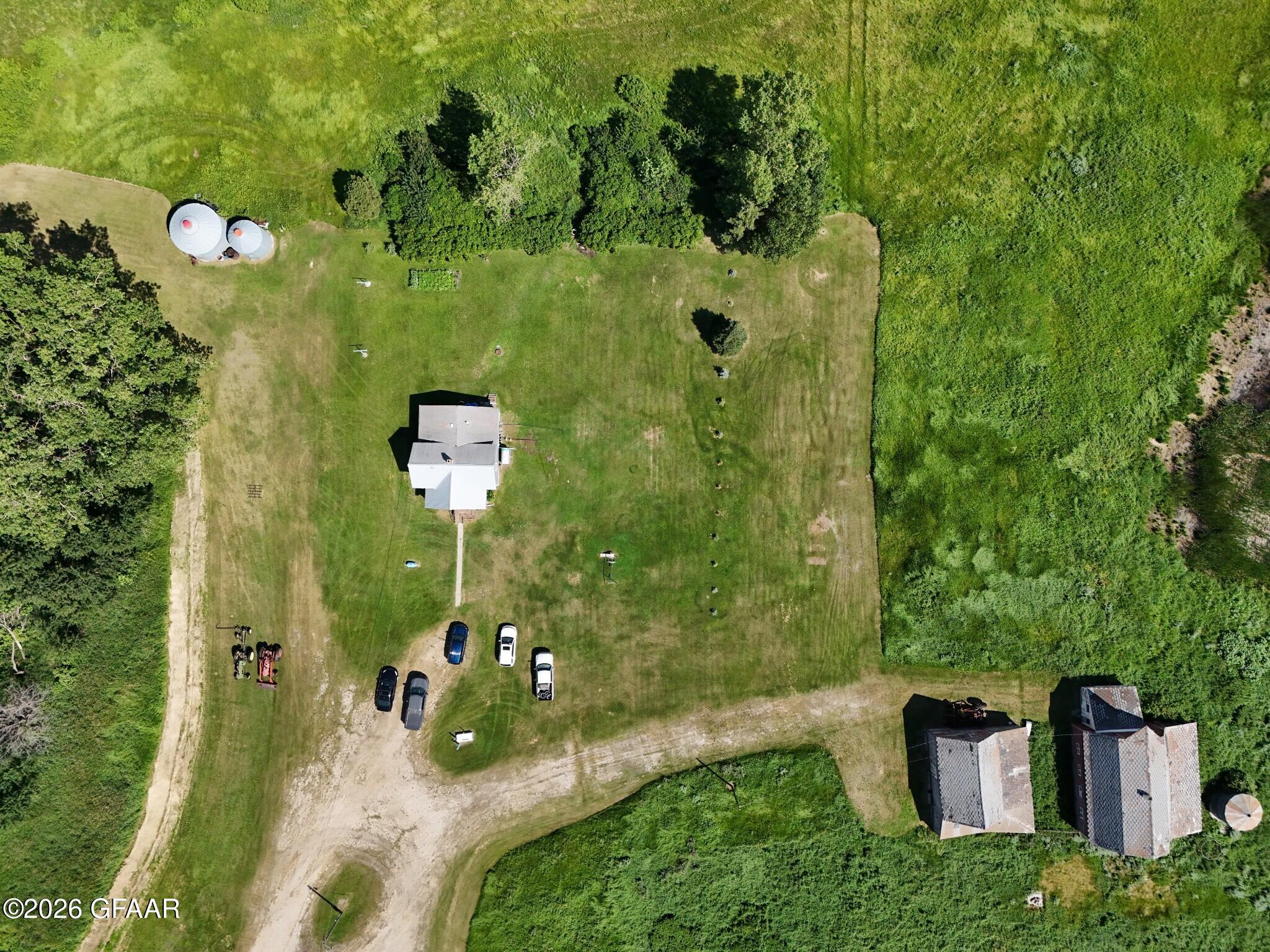 main property photo 28