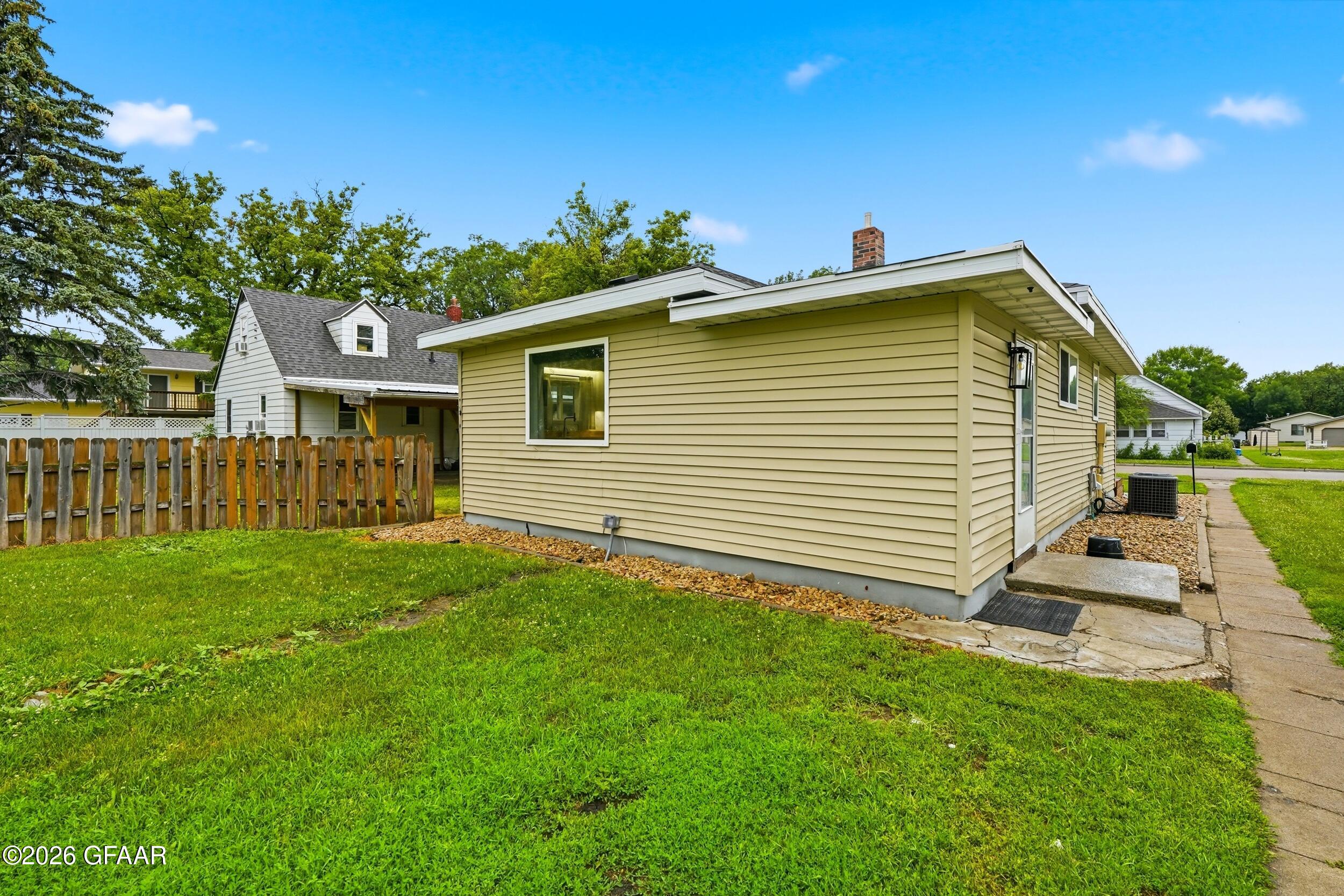 main property photo 16
