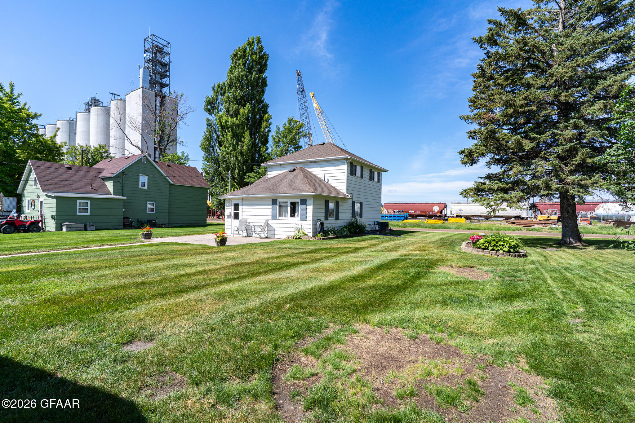 main property photo 18