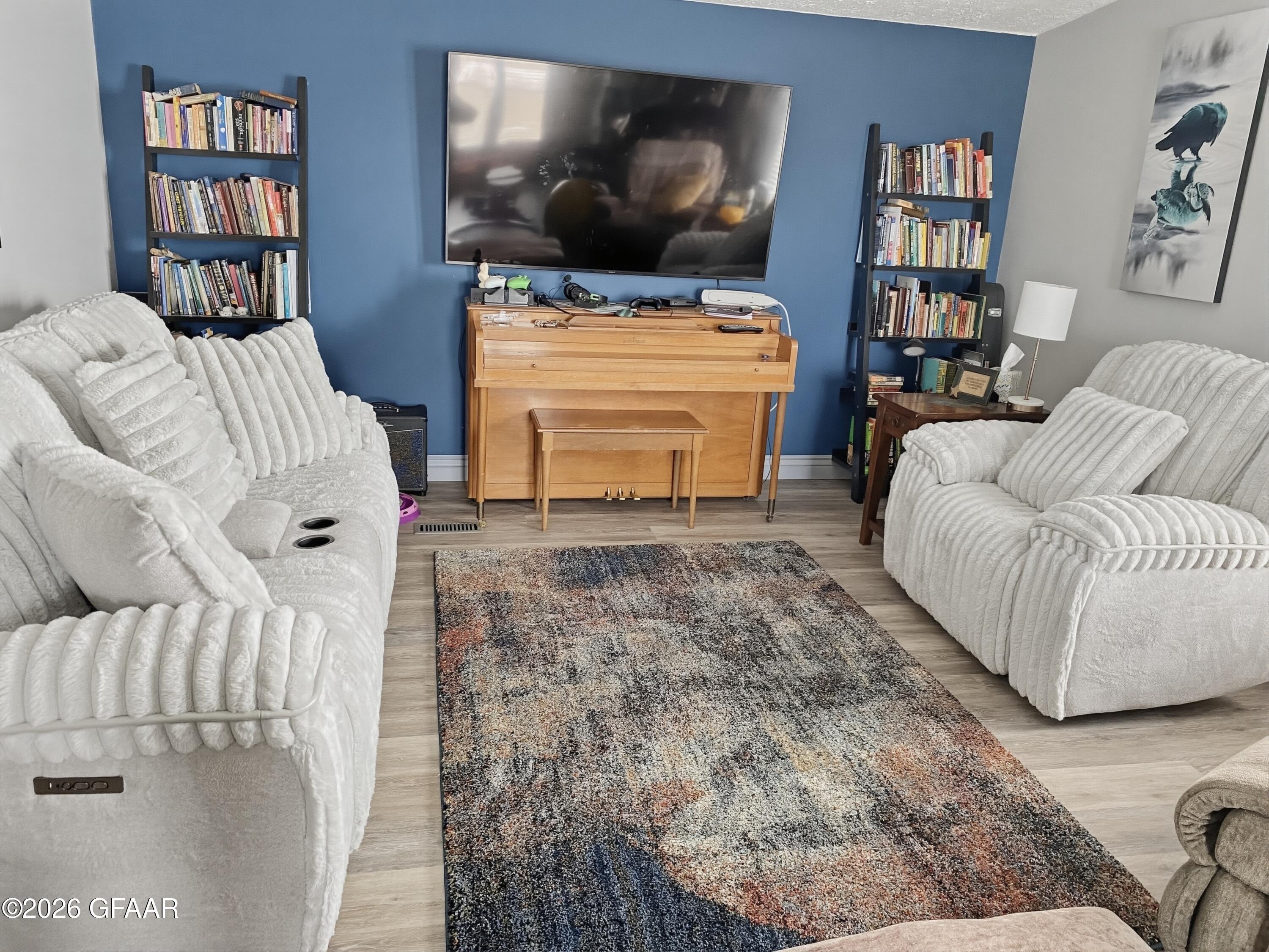 main property photo 6