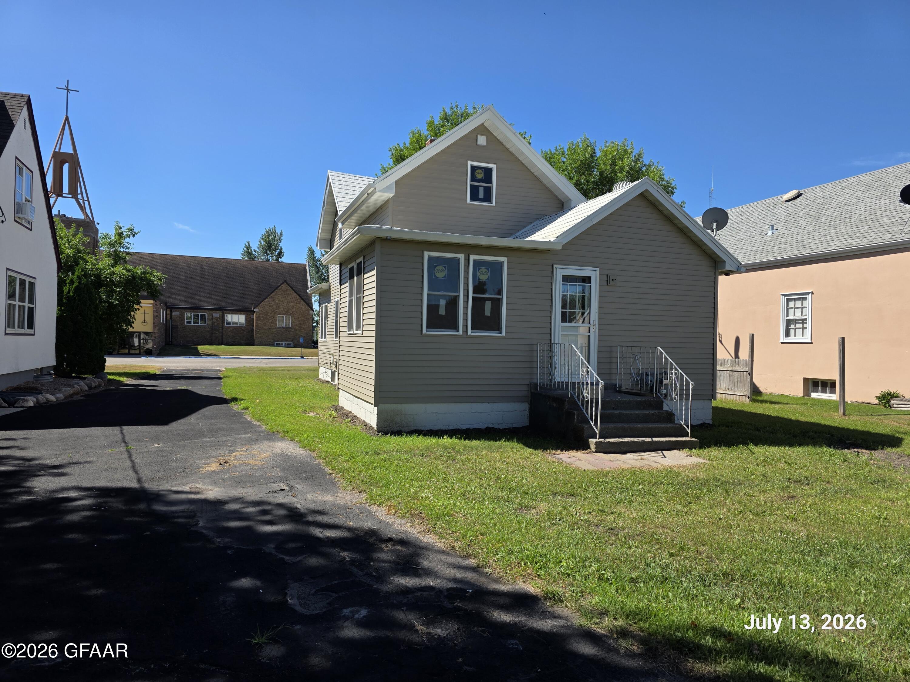main property photo 0