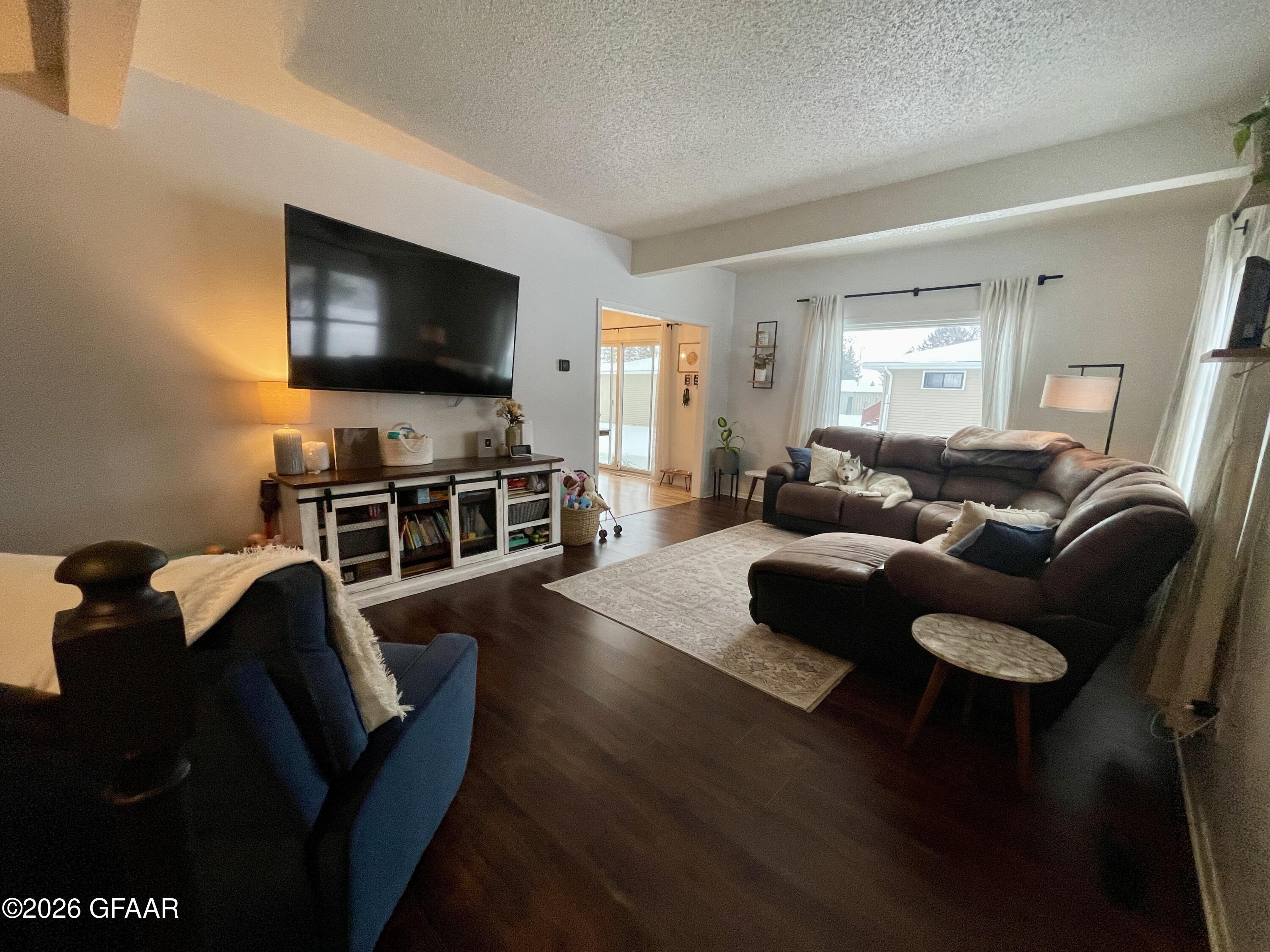 property viewer photo 1