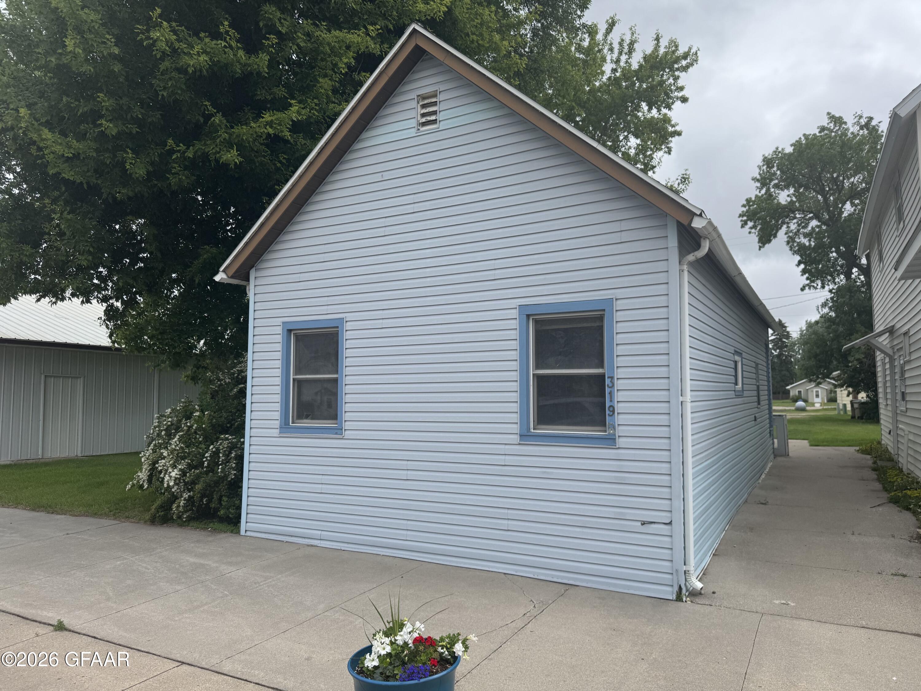 main property photo 0