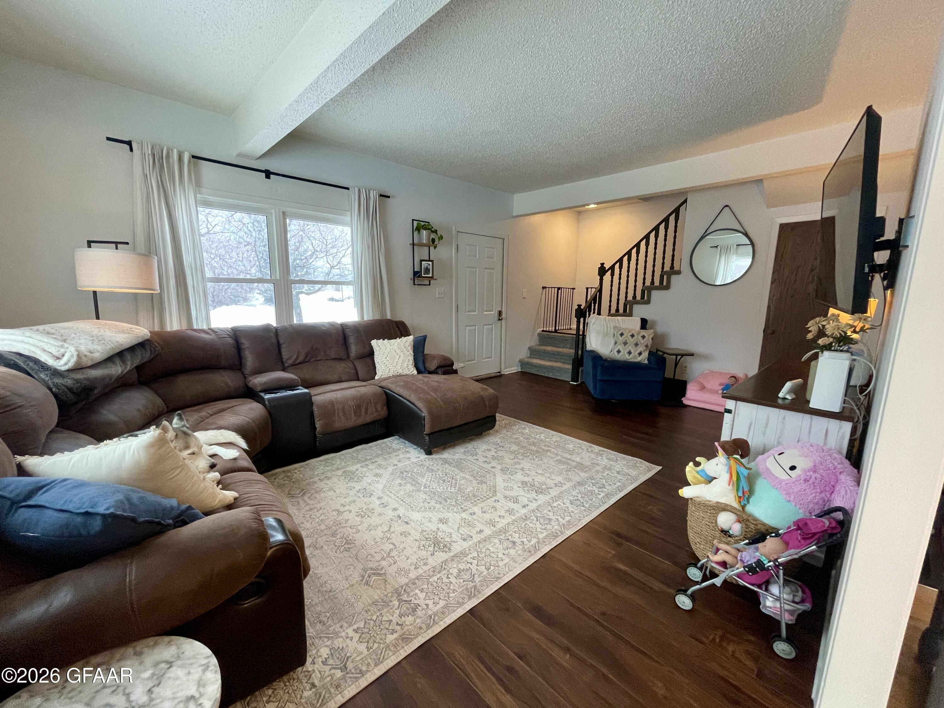 property viewer photo 2