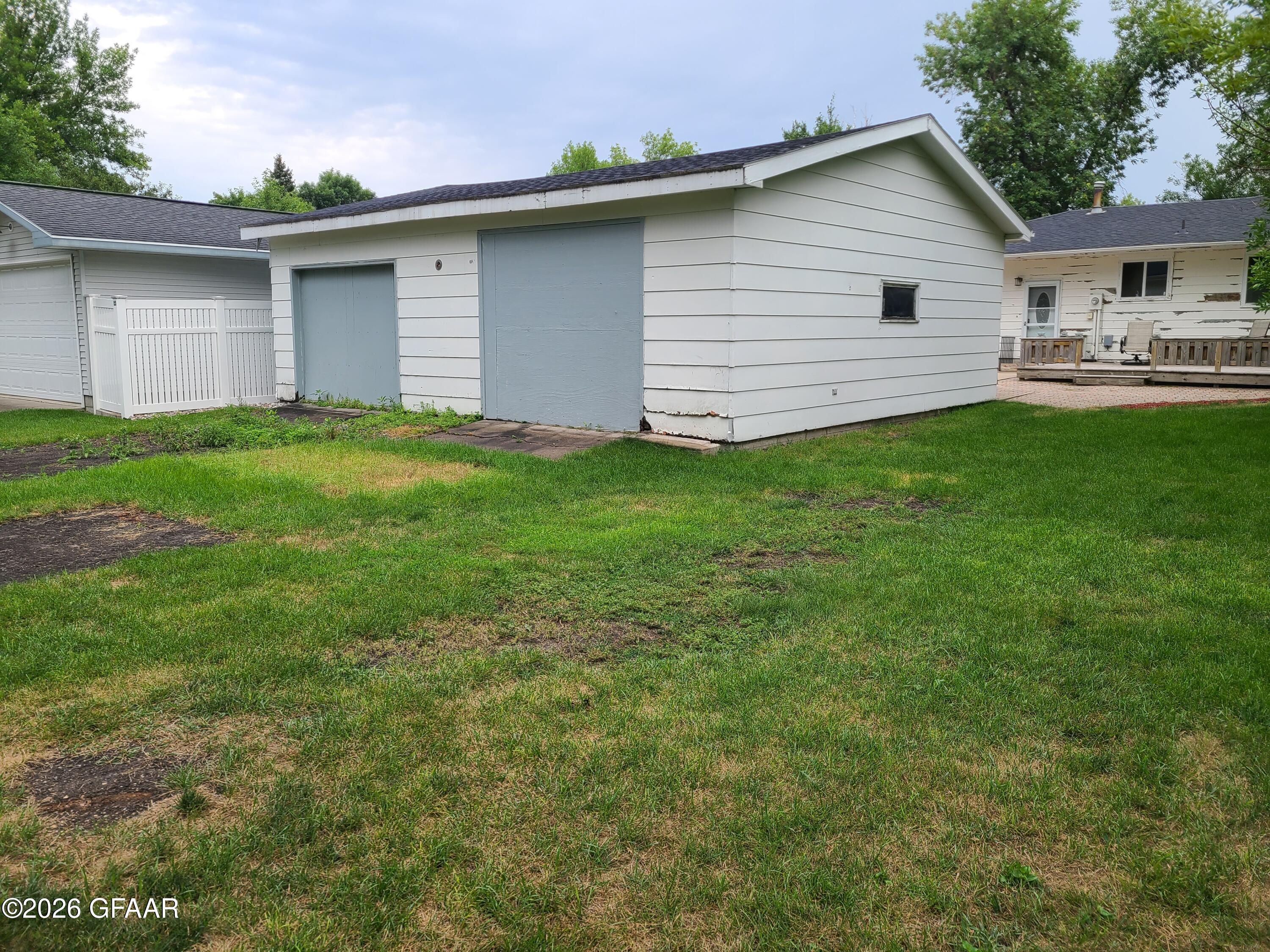 main property photo 38