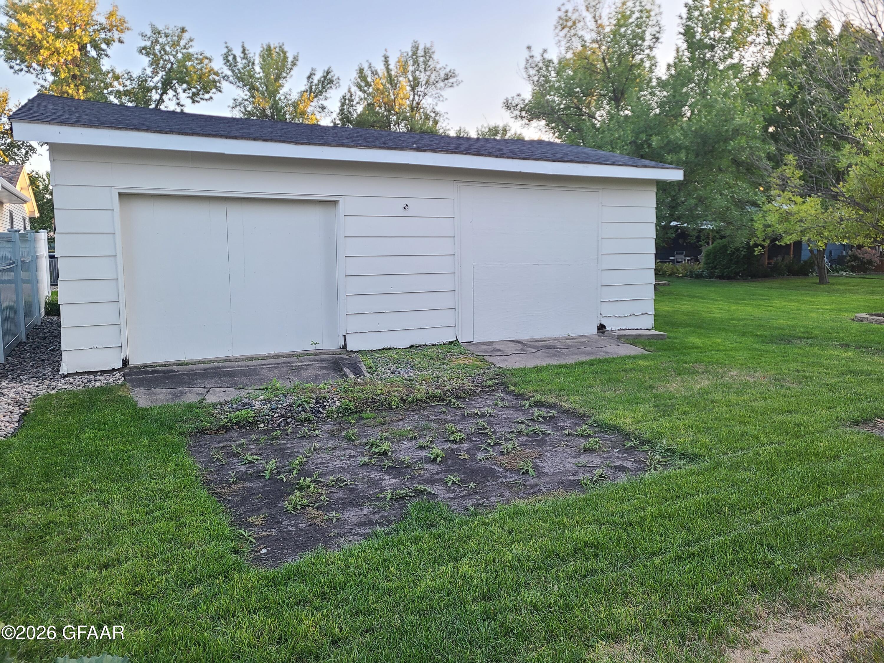 main property photo 44