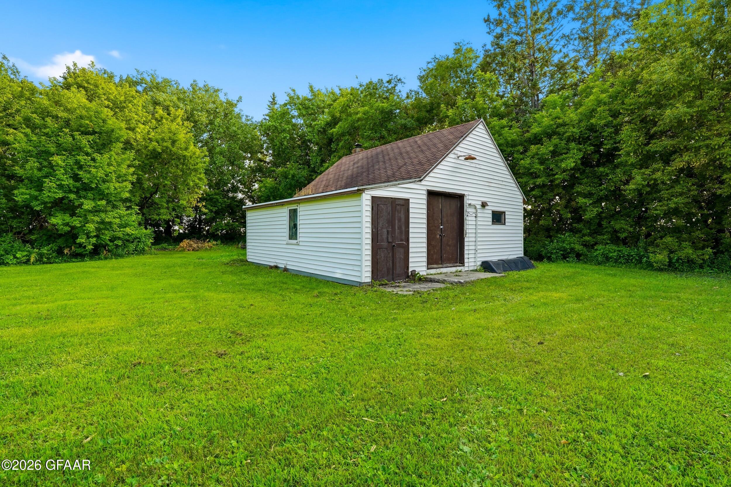 main property photo 30