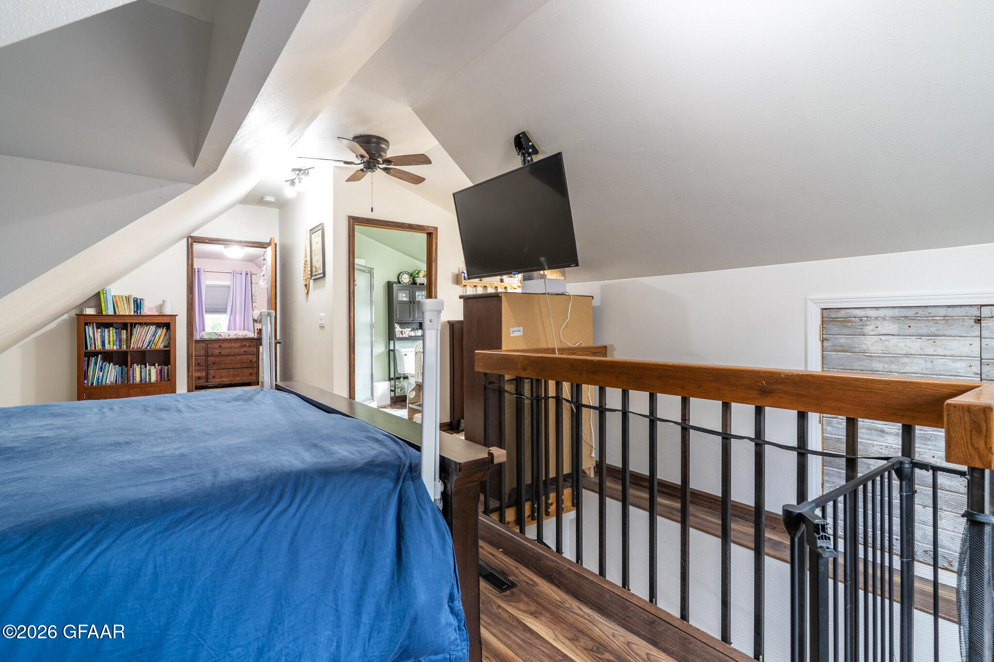 main property photo 13