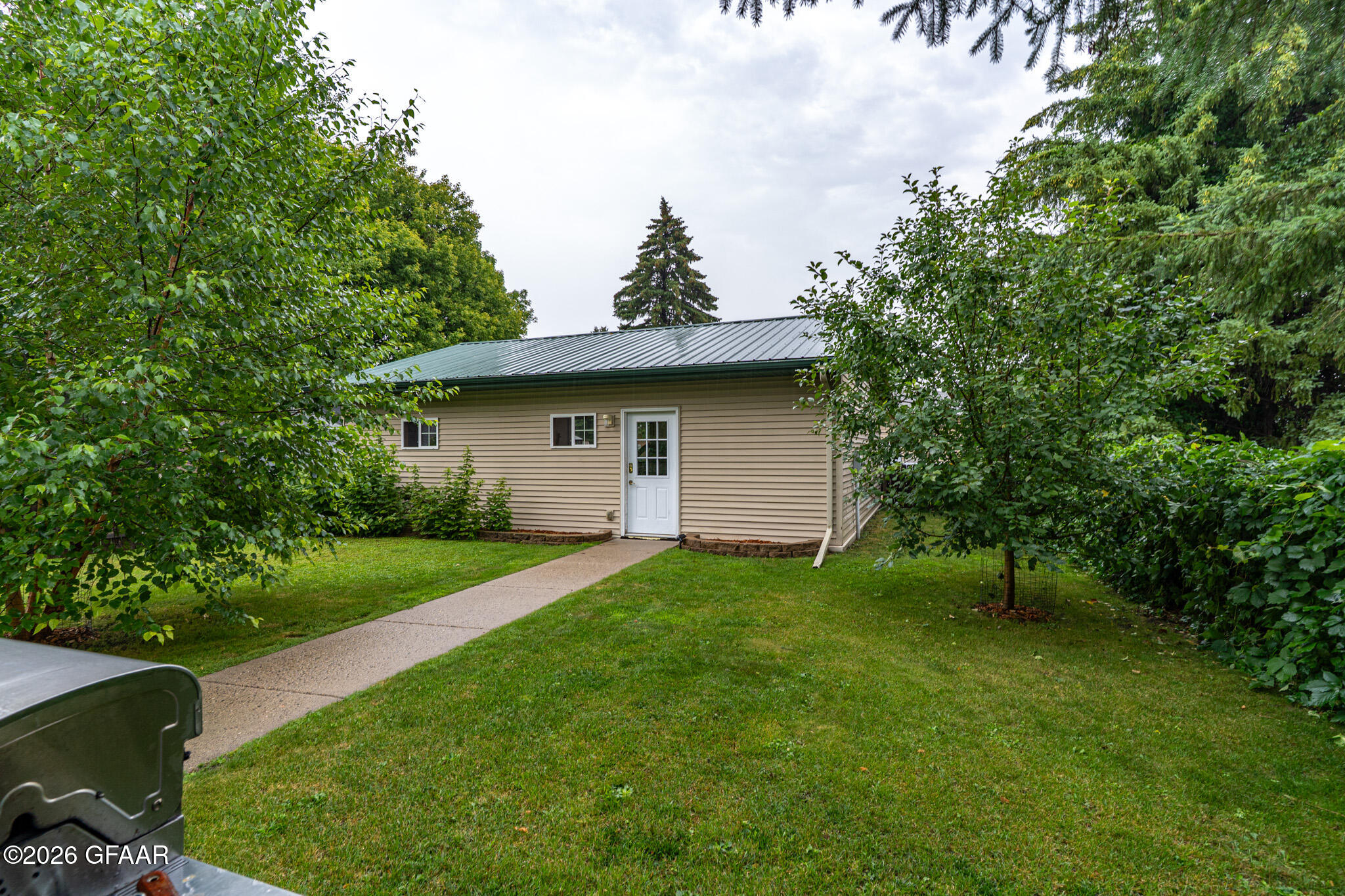 main property photo 23