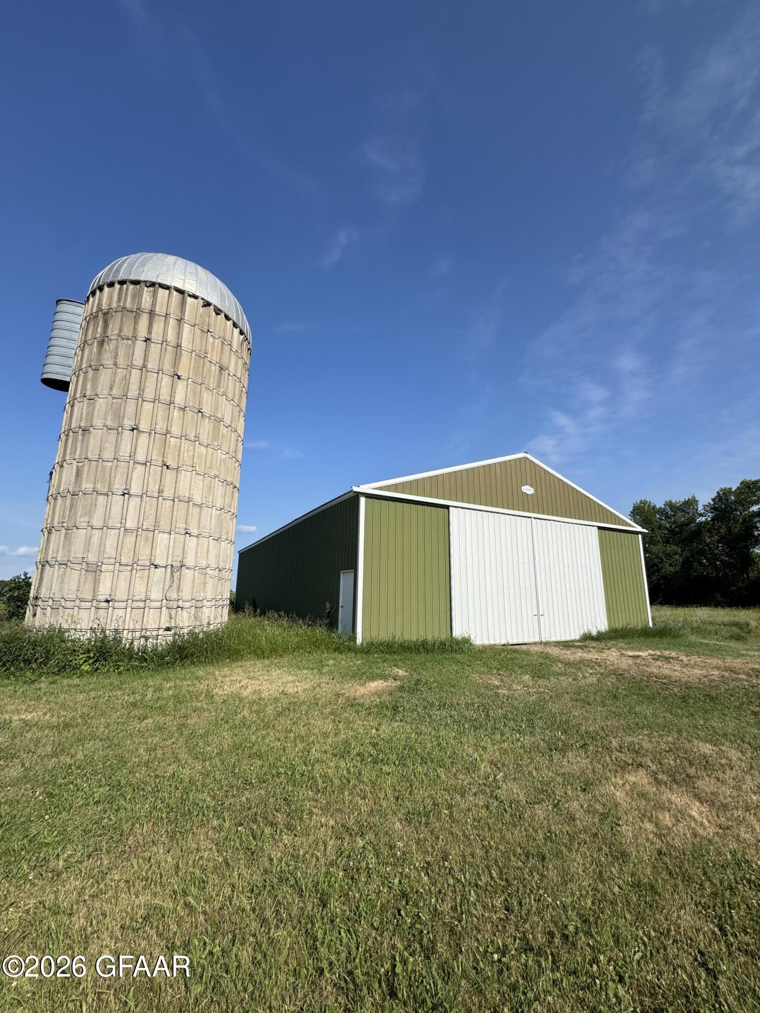 main property photo 11