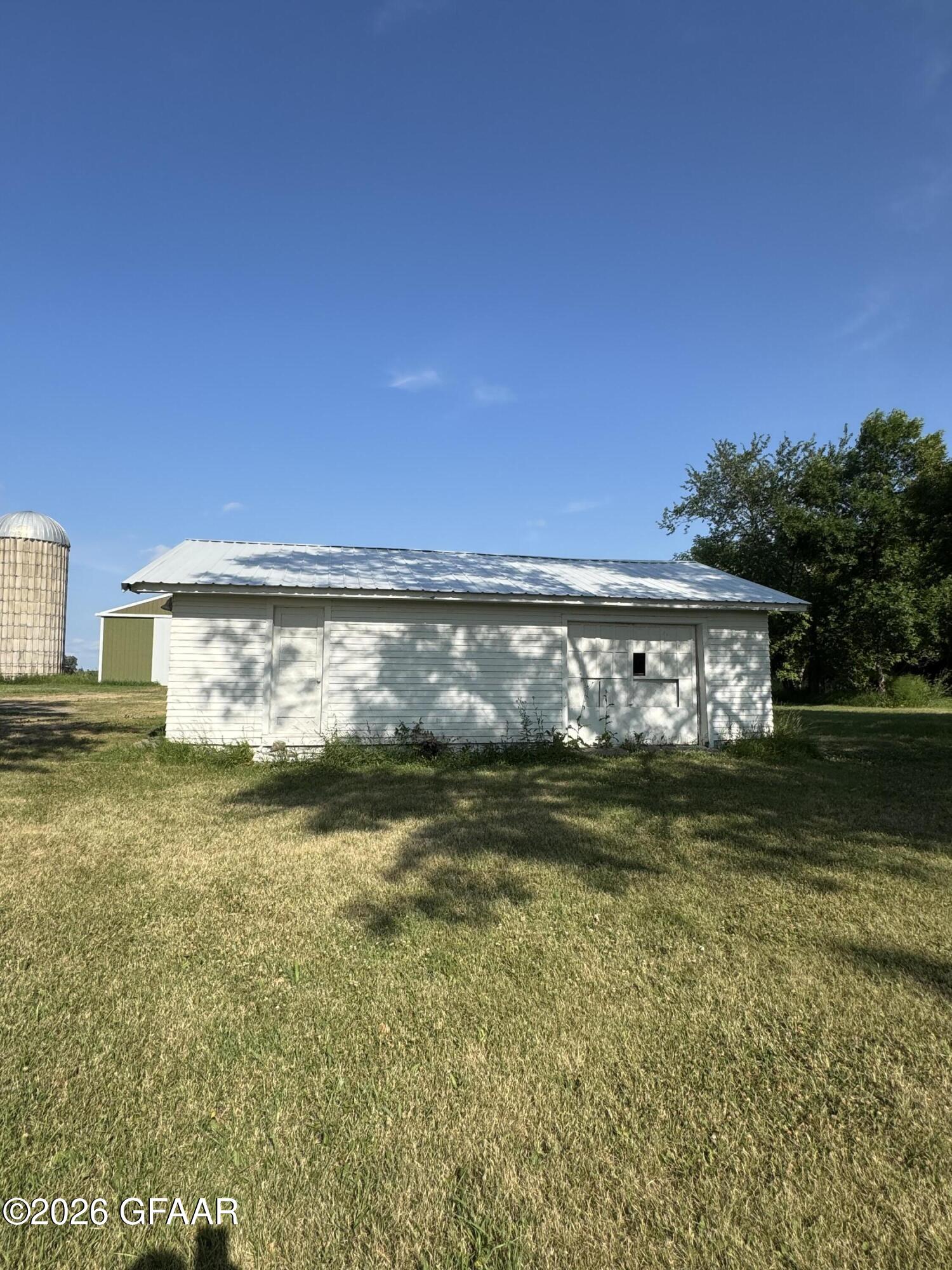 main property photo 14
