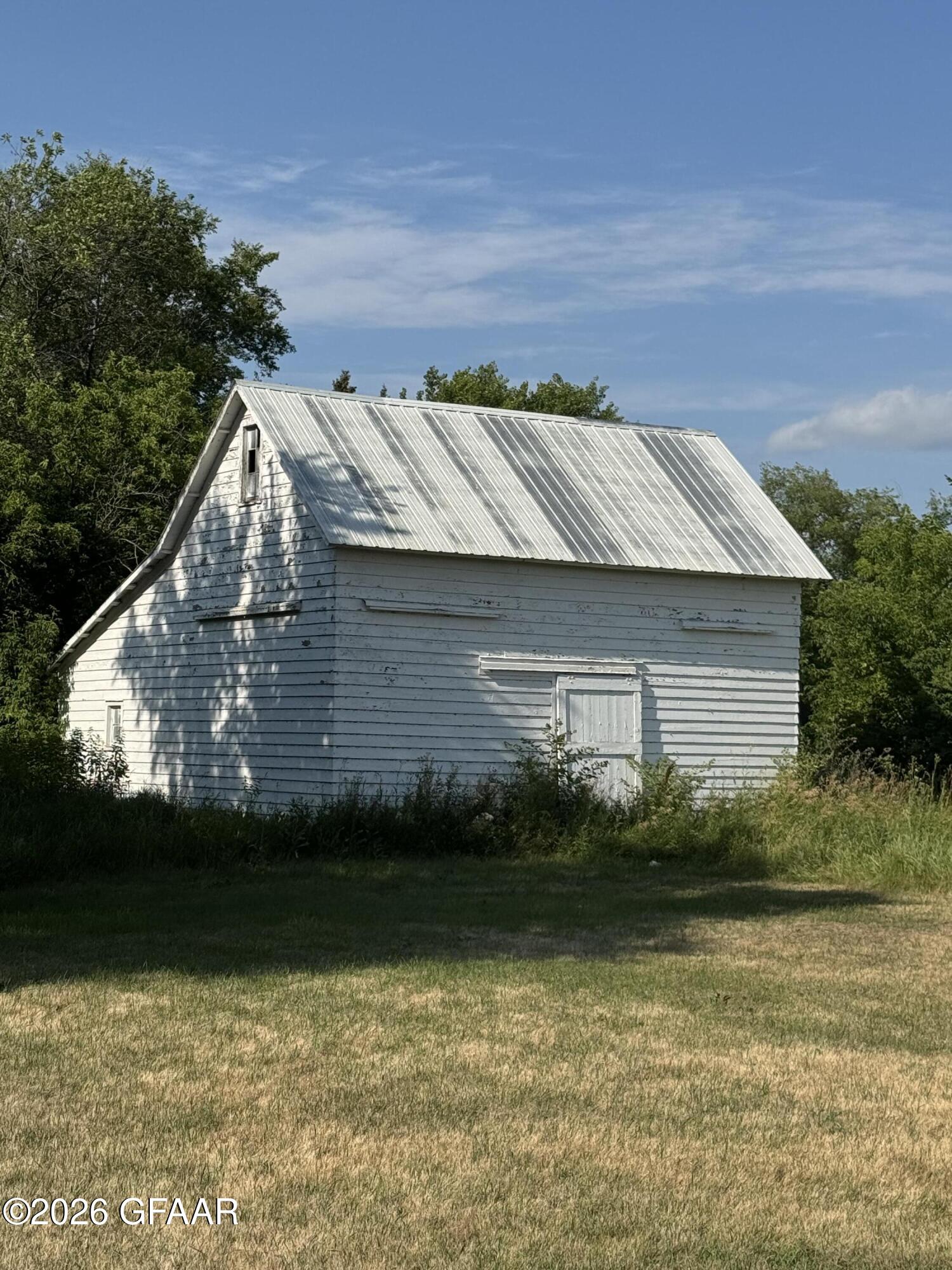 main property photo 8