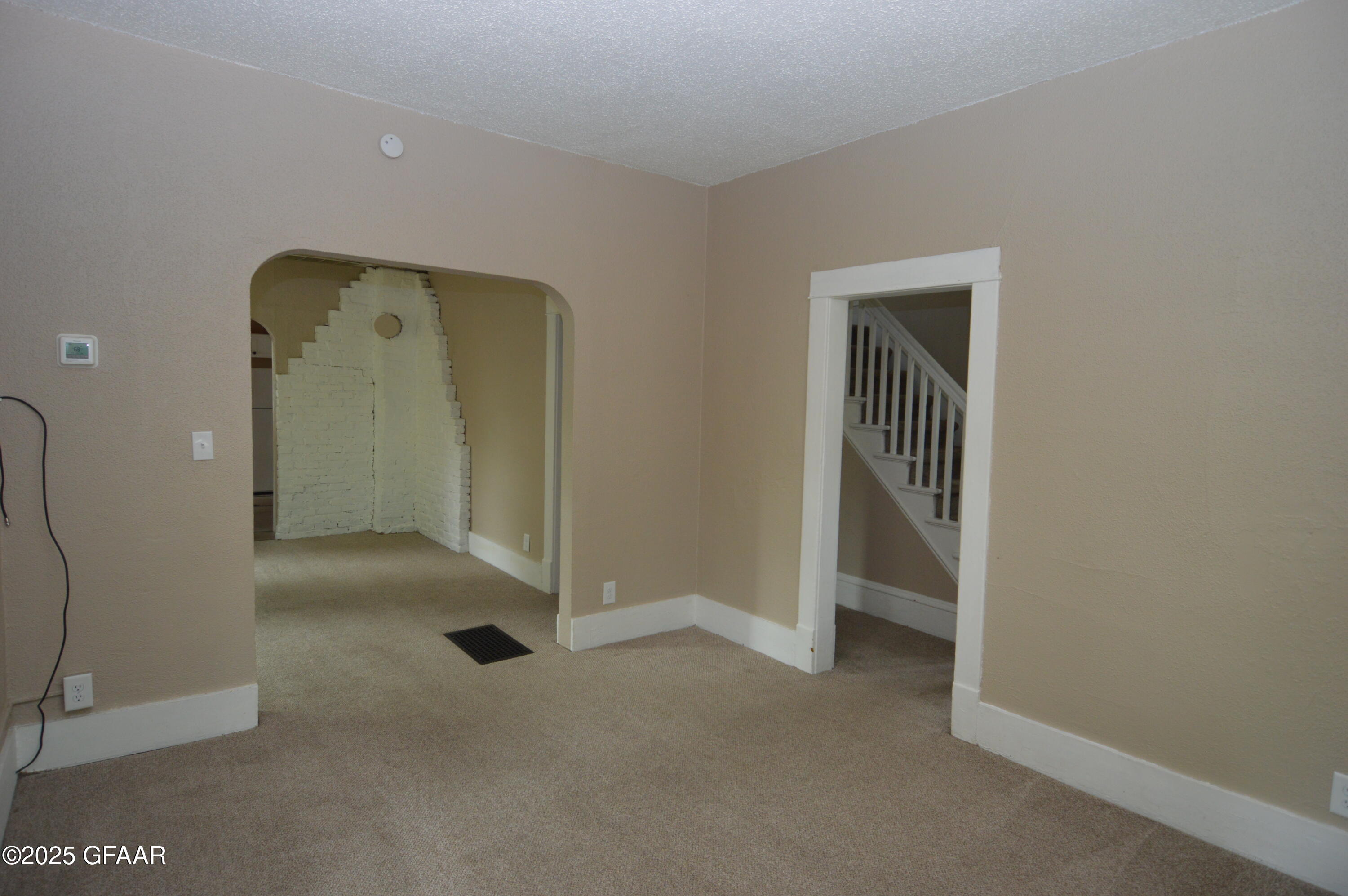 property viewer photo 1