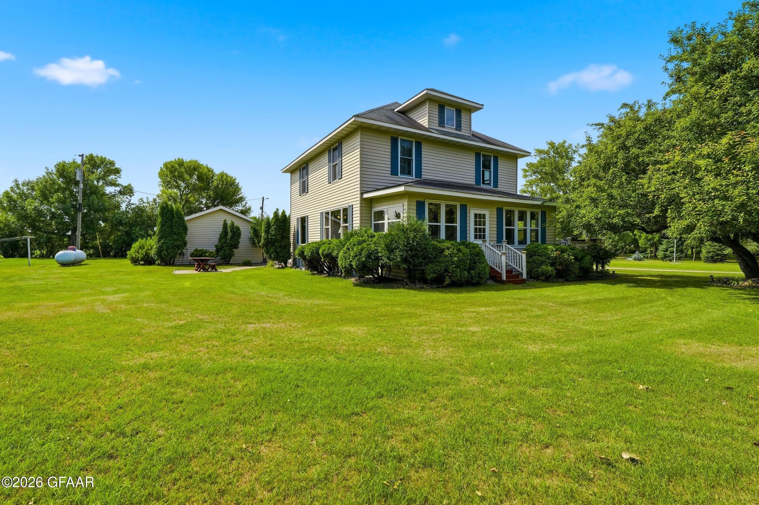main property photo 30