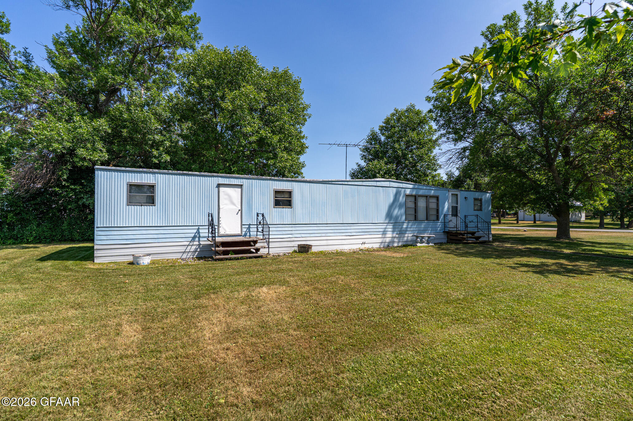 main property photo 40