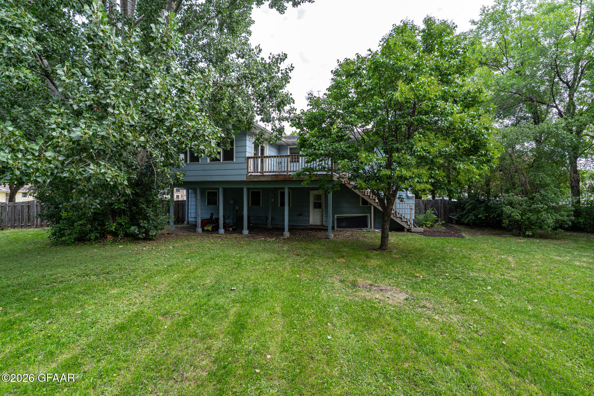 main property photo 28