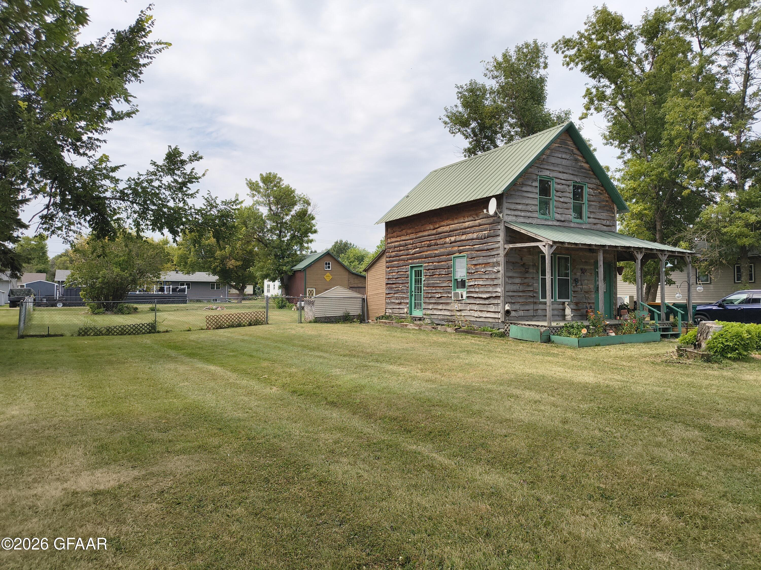 main property photo 12