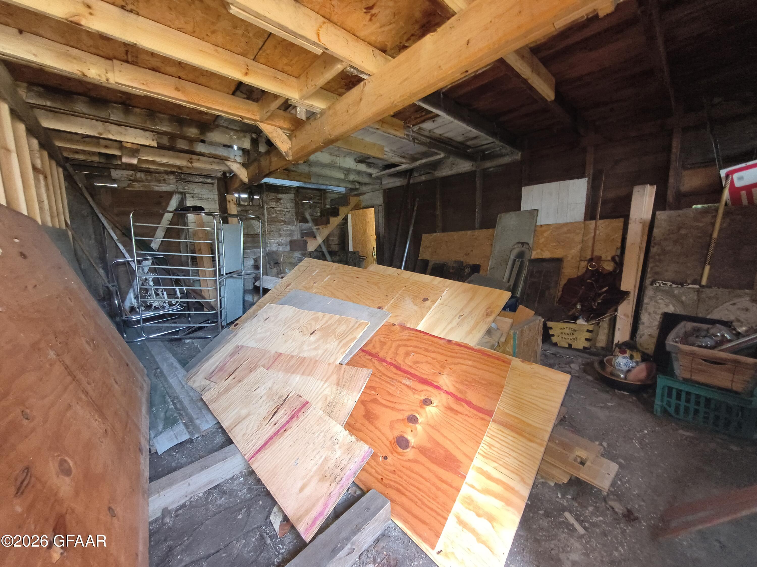 main property photo 16