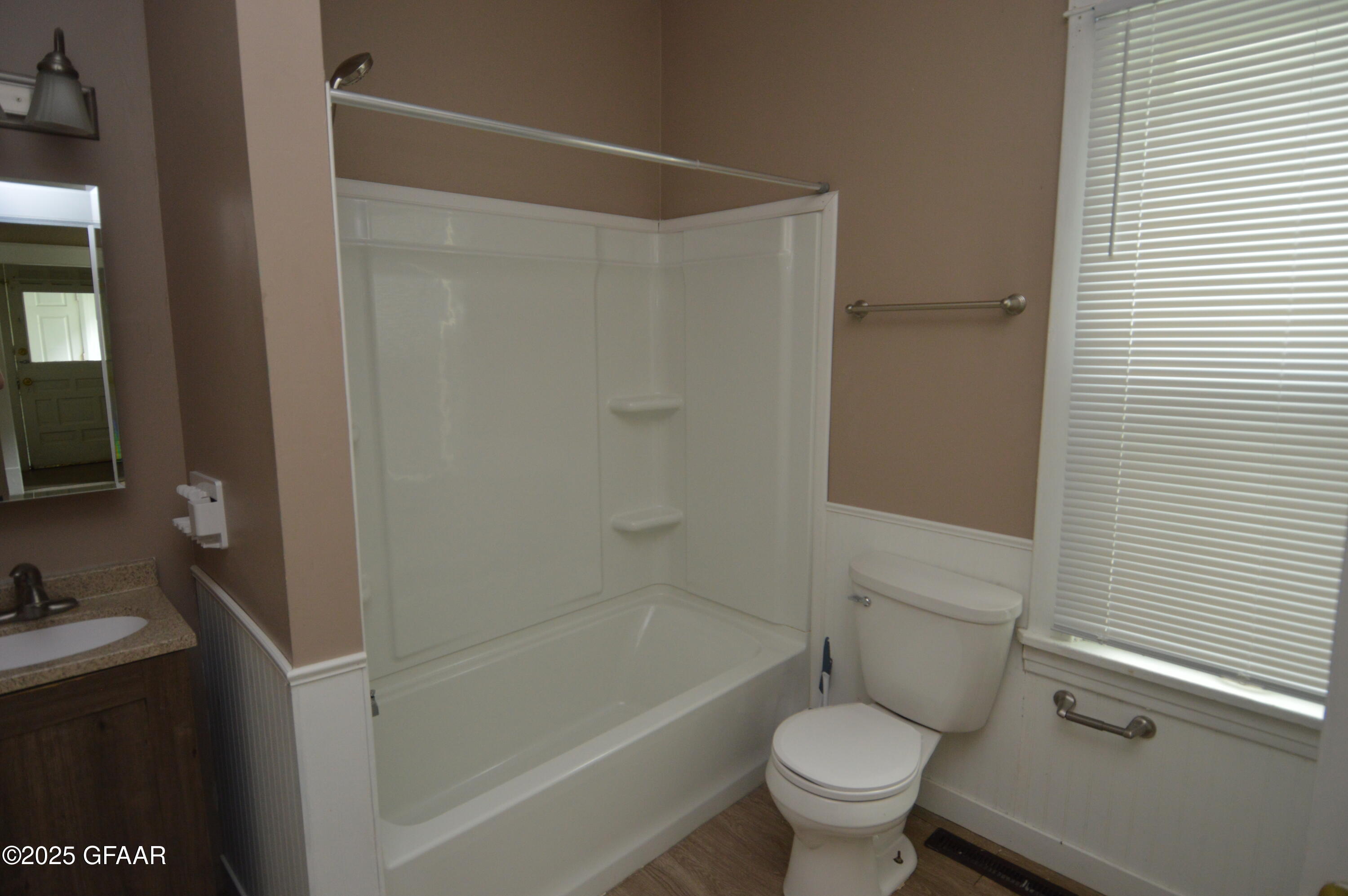 property viewer photo 8