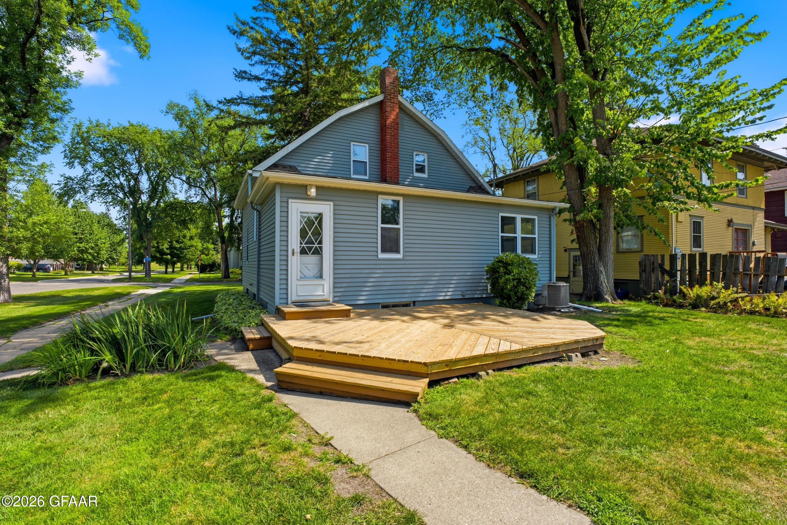 main property photo 30