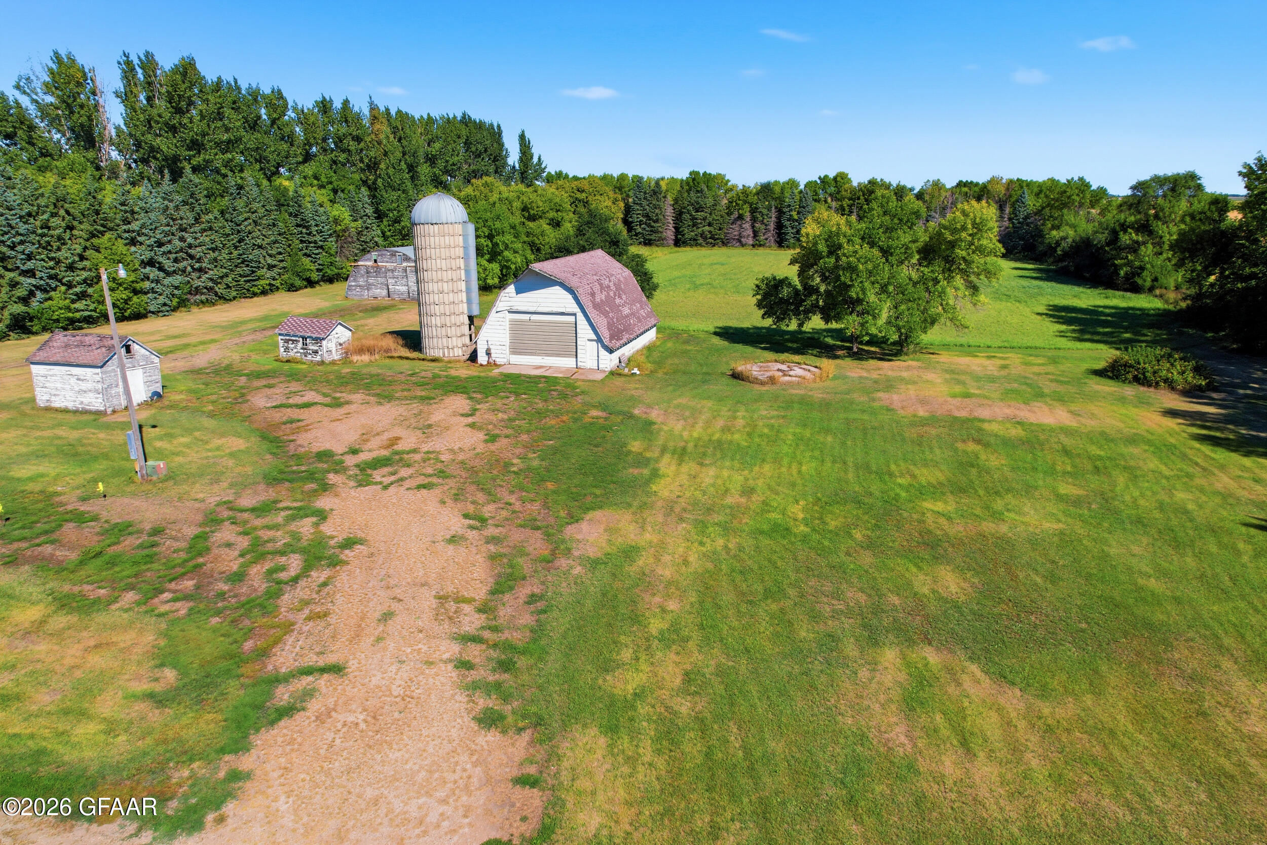 main property photo 6