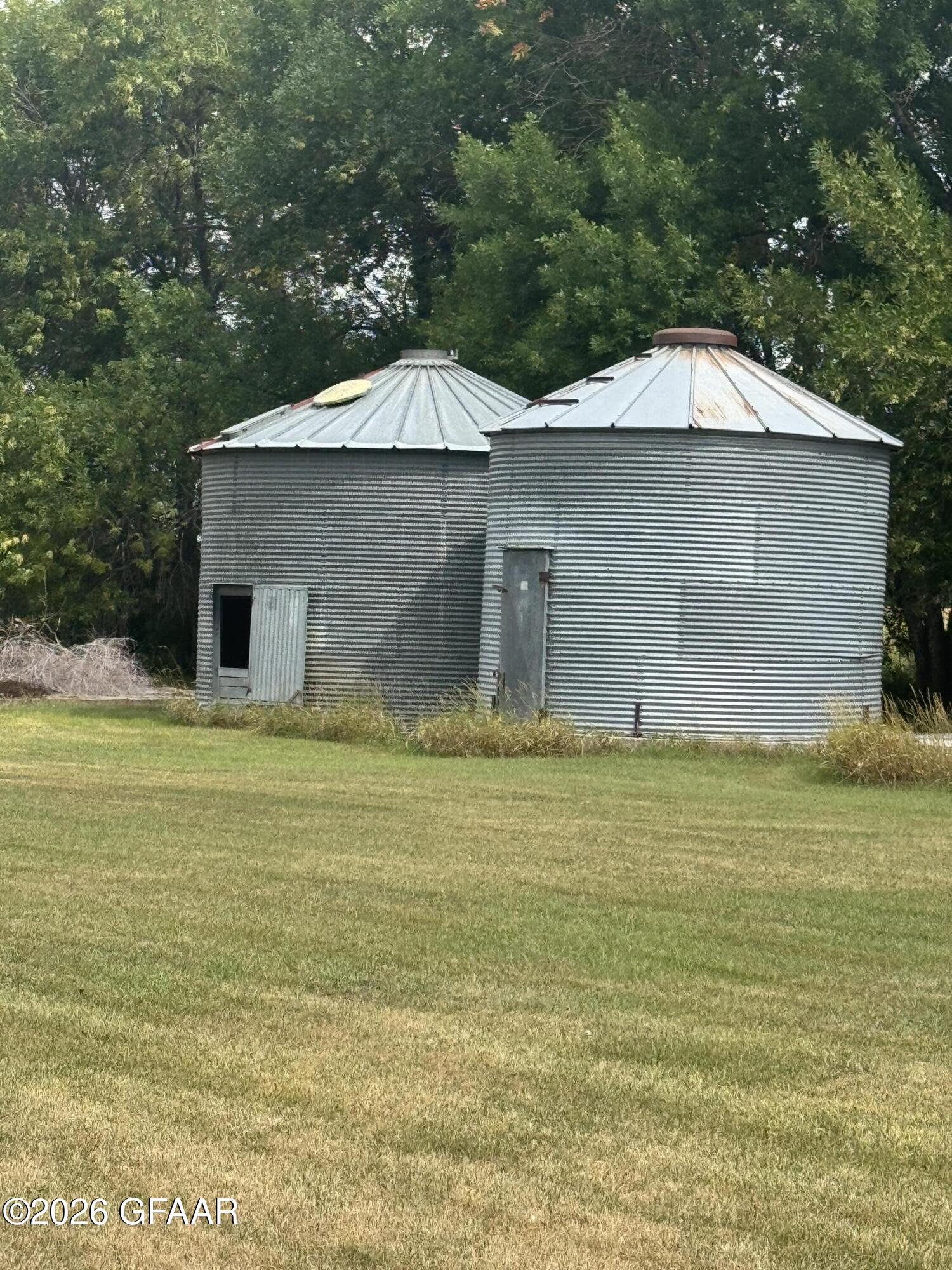 main property photo 7