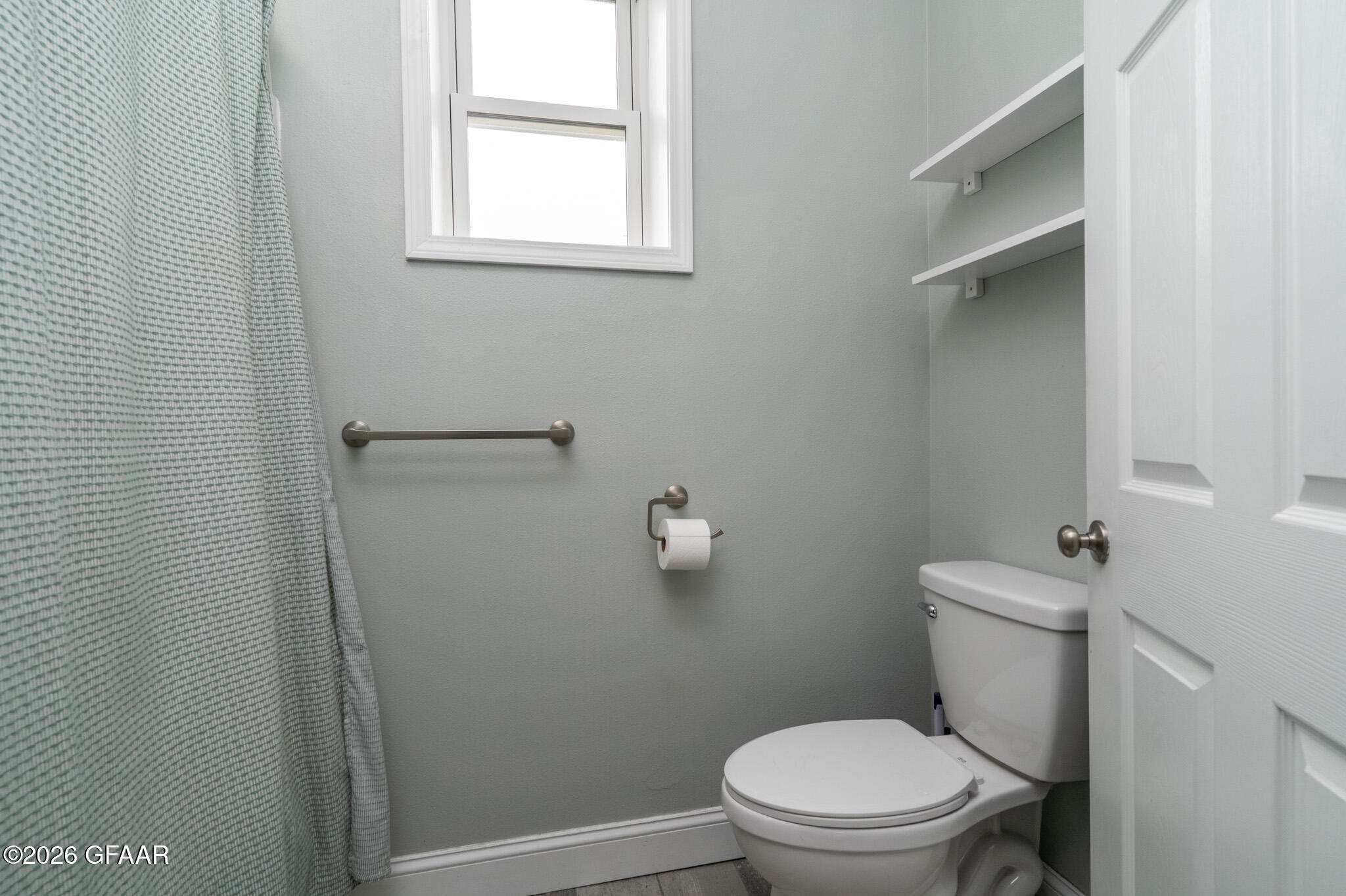 main property photo 10