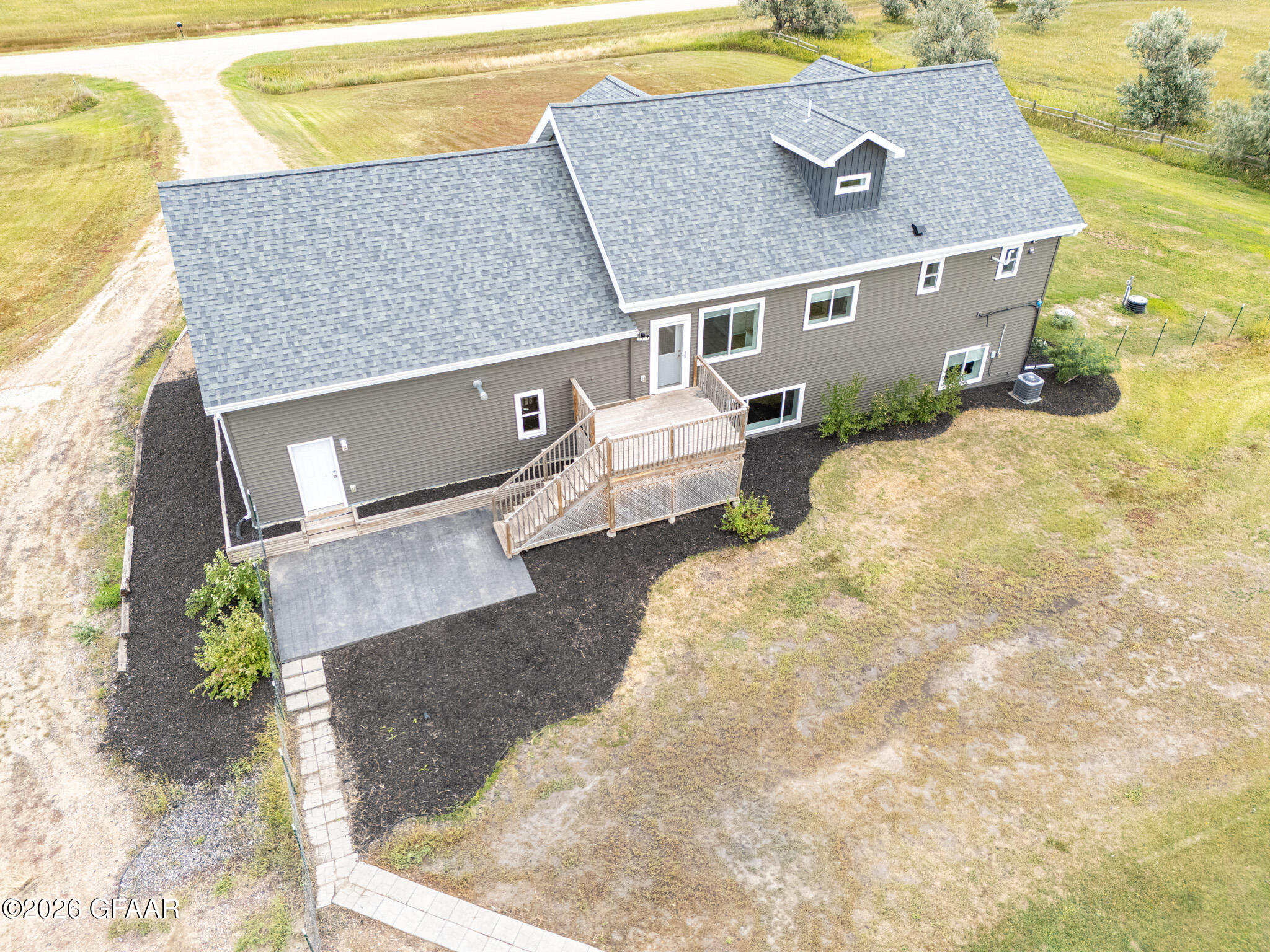 main property photo 40