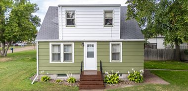 image of property with 3 Bed | 2 Bath | 1,755 Sqft