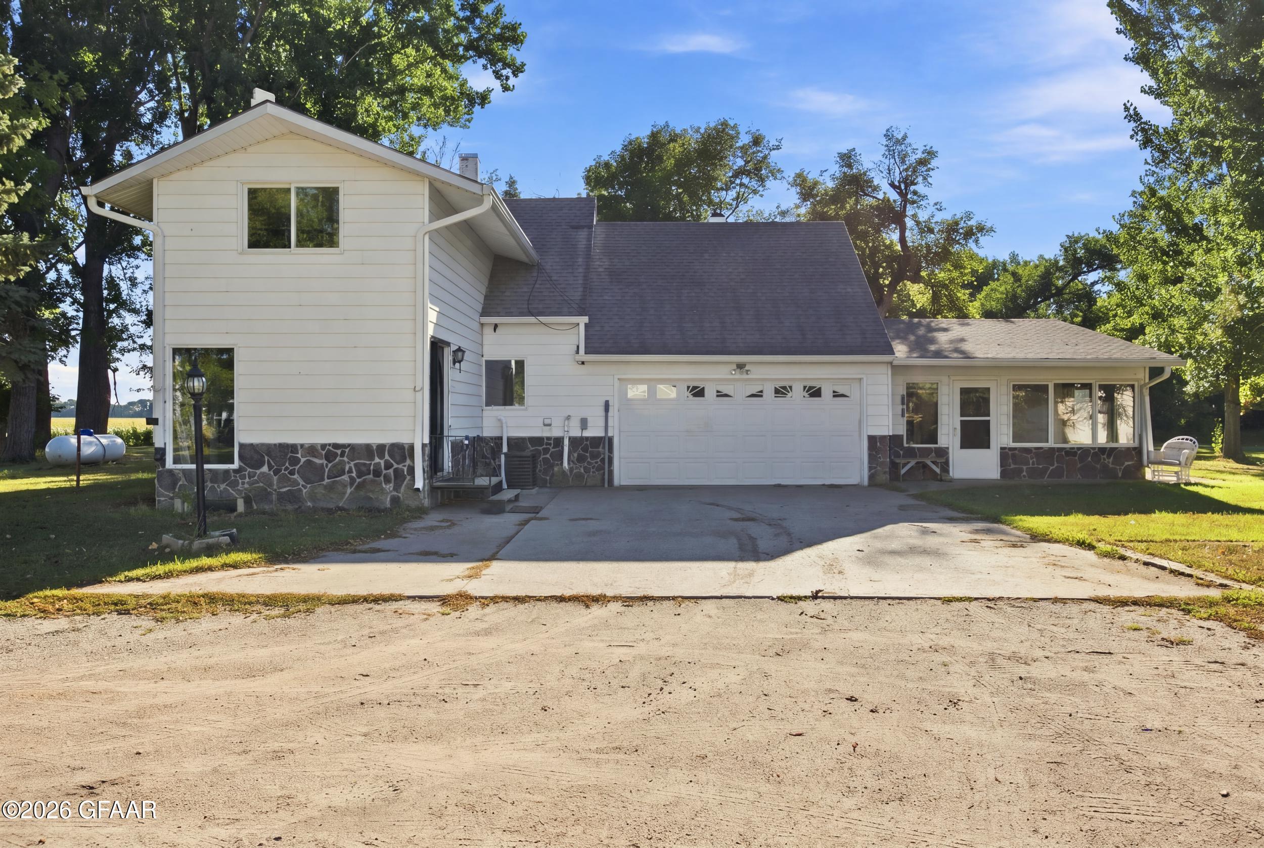 main property photo 0