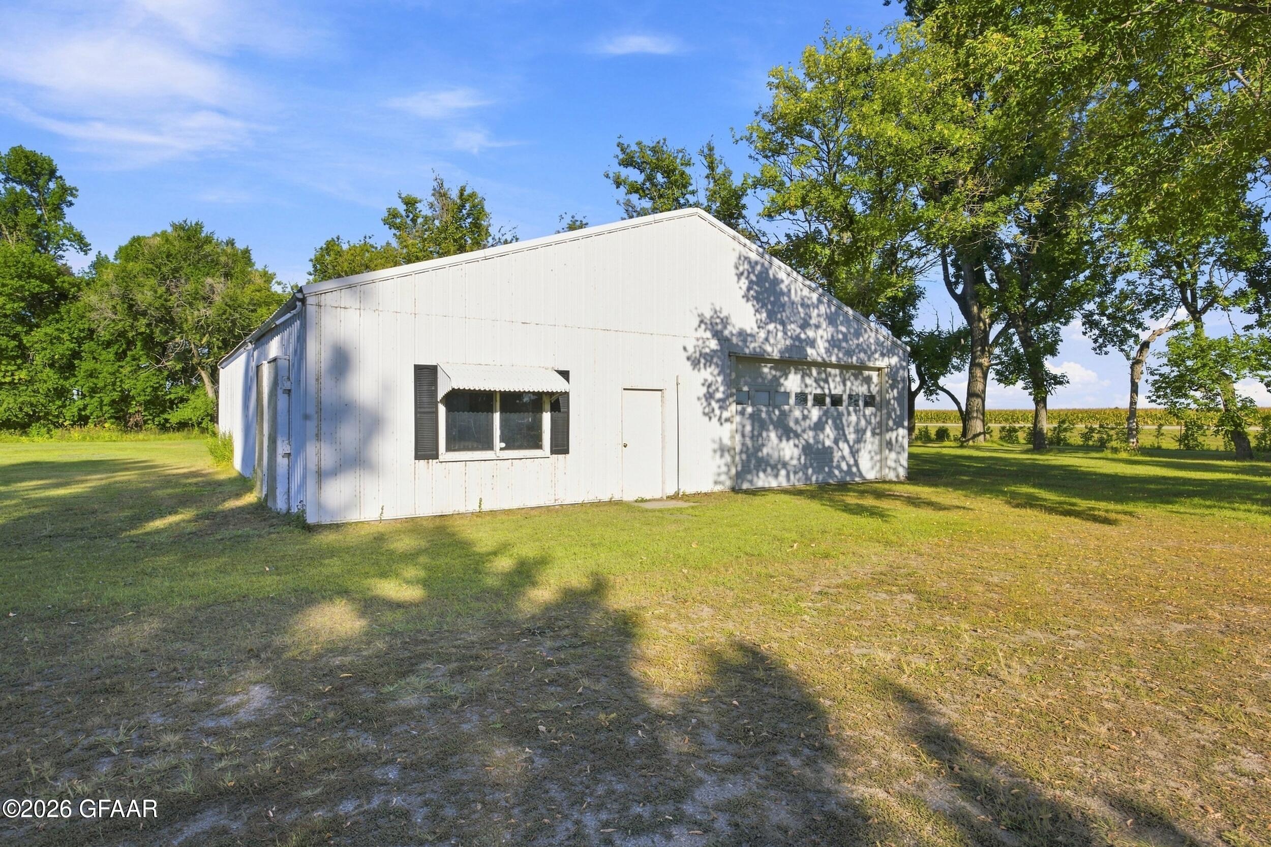 main property photo 37